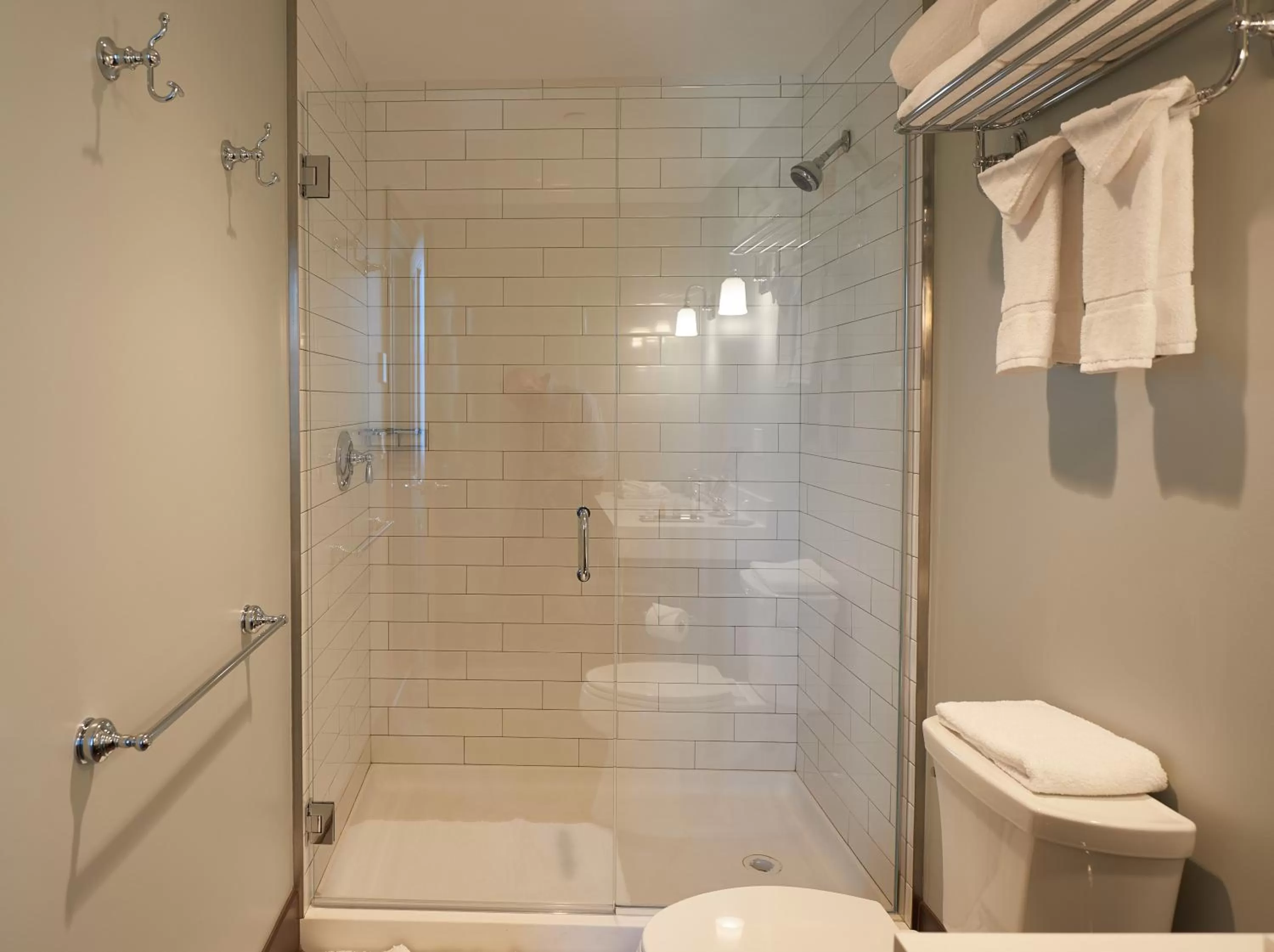 Standard King Room in The Groton Inn