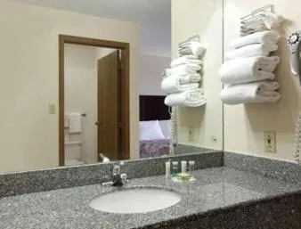 Queen Room - Smoking in Super 8 by Wyndham Danville