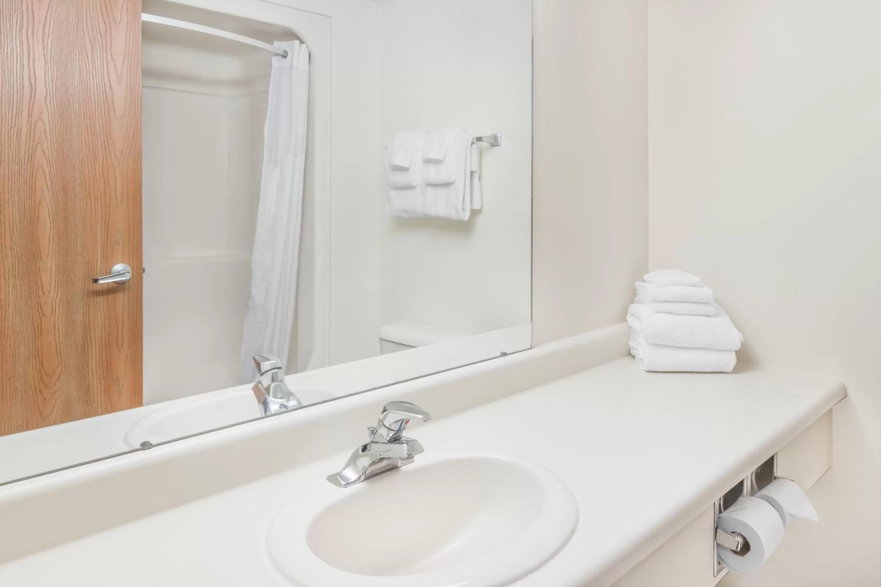 Deluxe Double Room with Two Double Beds - Non-Smoking in Days Inn by Wyndham Alpena