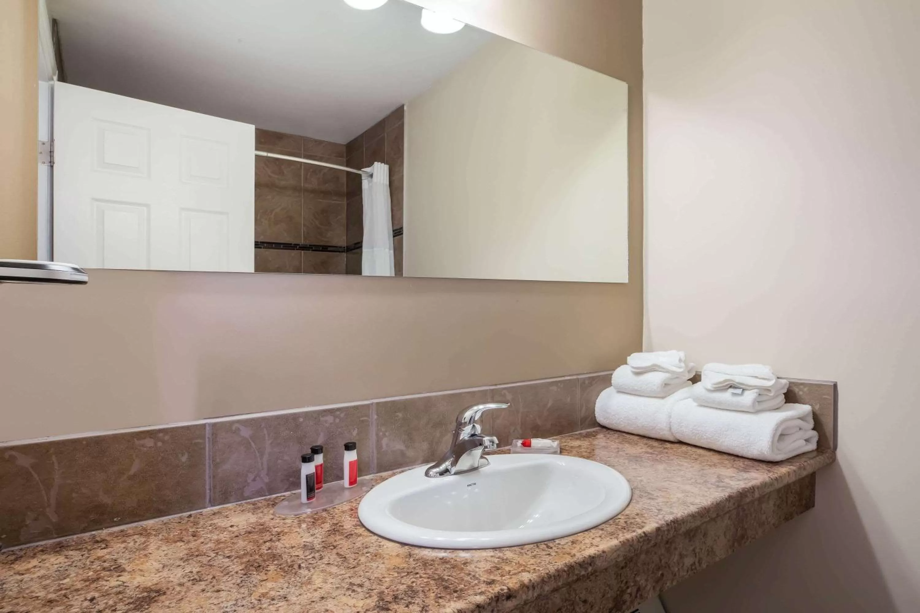 Queen Room with Two Queen Beds - Non-Smoking in Super 8 by Wyndham Smoky Lake