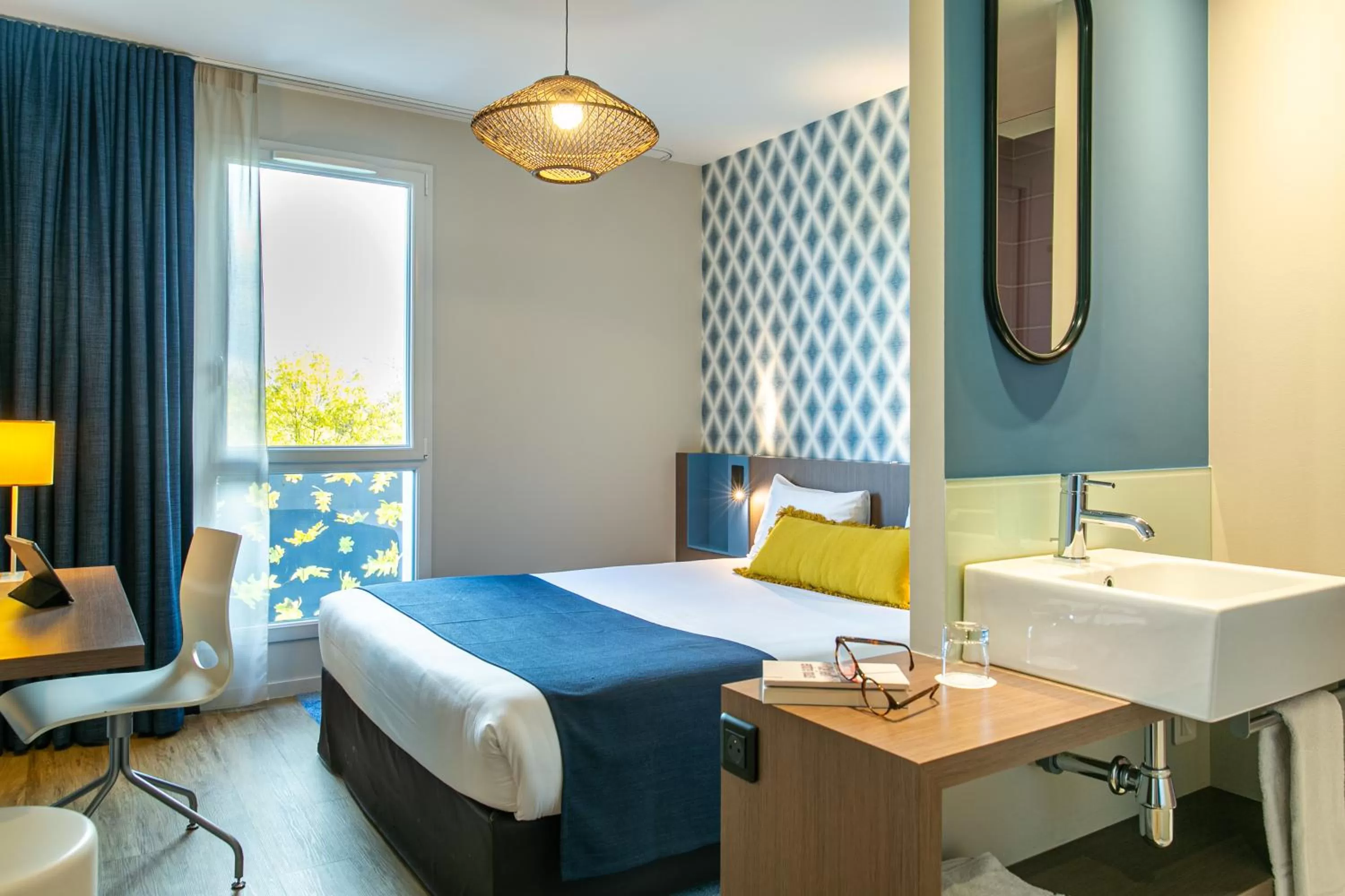 Standard Double Room in Hotel Restaurant Saint James, Montaigu-Vendée The Originals Boutique