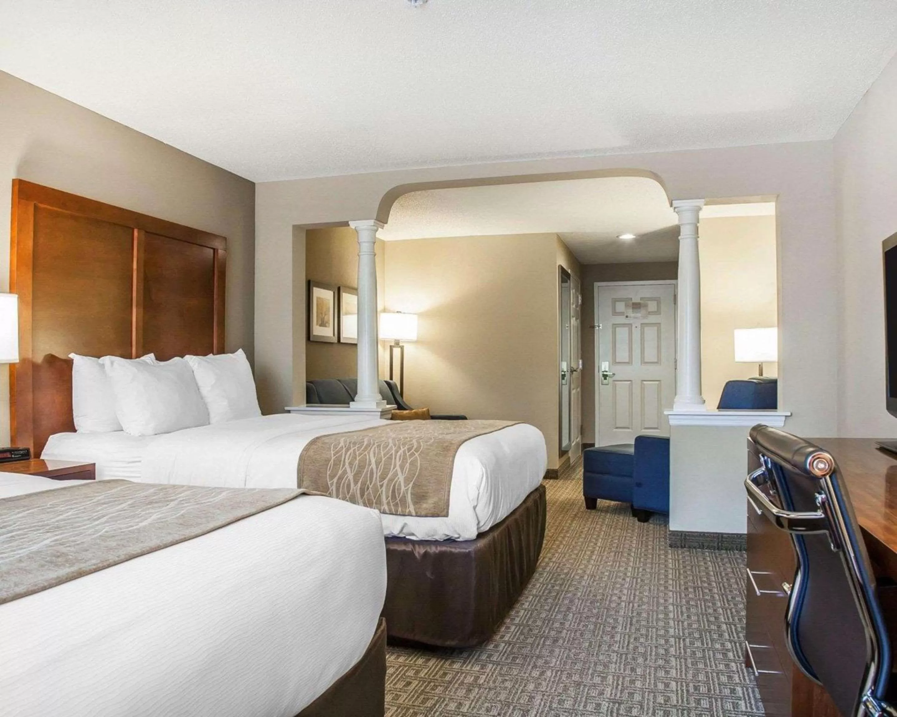 Queen Suite - Non-Smoking in Comfort Inn & Suites Sturbridge-Brimfield