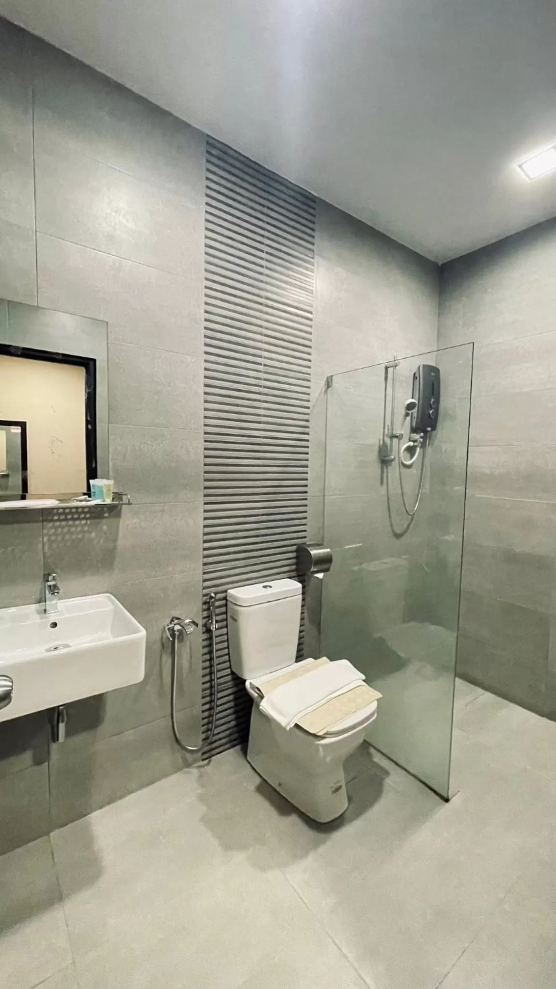 Budget Double Room / Lodge #102 in De Parkview Hotel