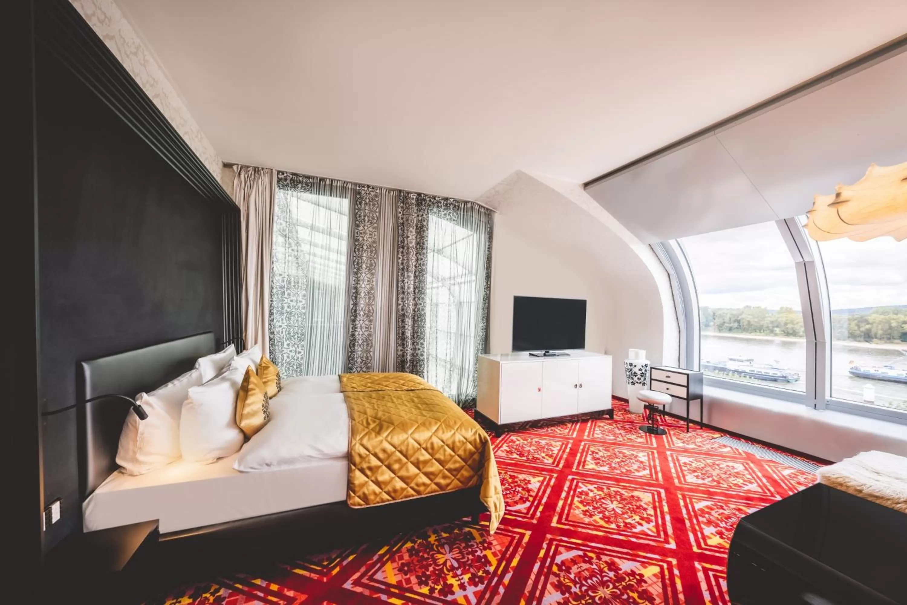 Corner Suite in Kameha Grand Bonn