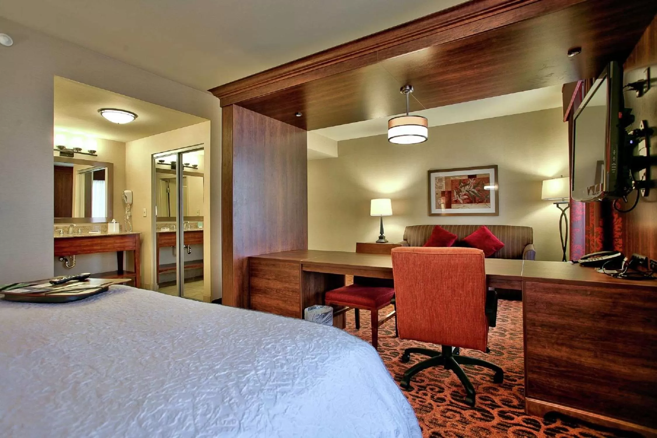 King Room with Mountain View - Non-Smoking in Hampton Inn & Suites Scottsdale at Talking Stick