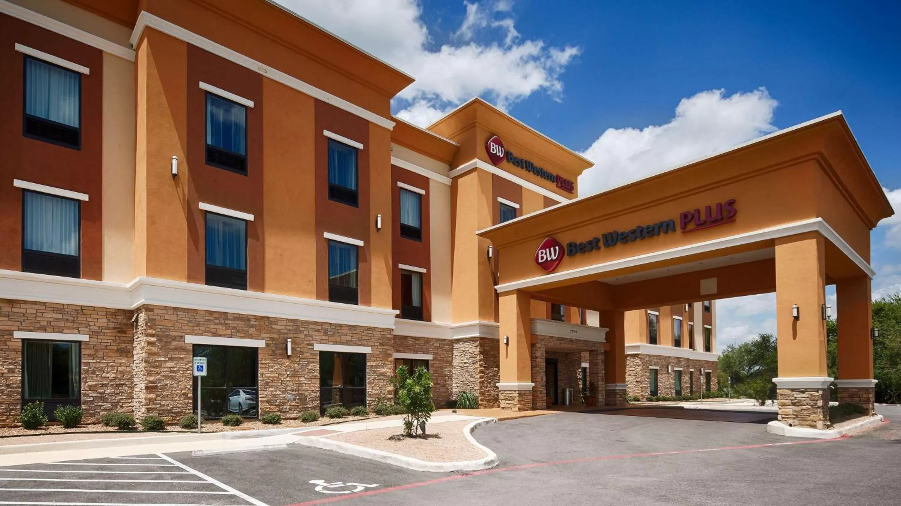 Best Western Plus Elmendorf Hotel San Antonio Hotel