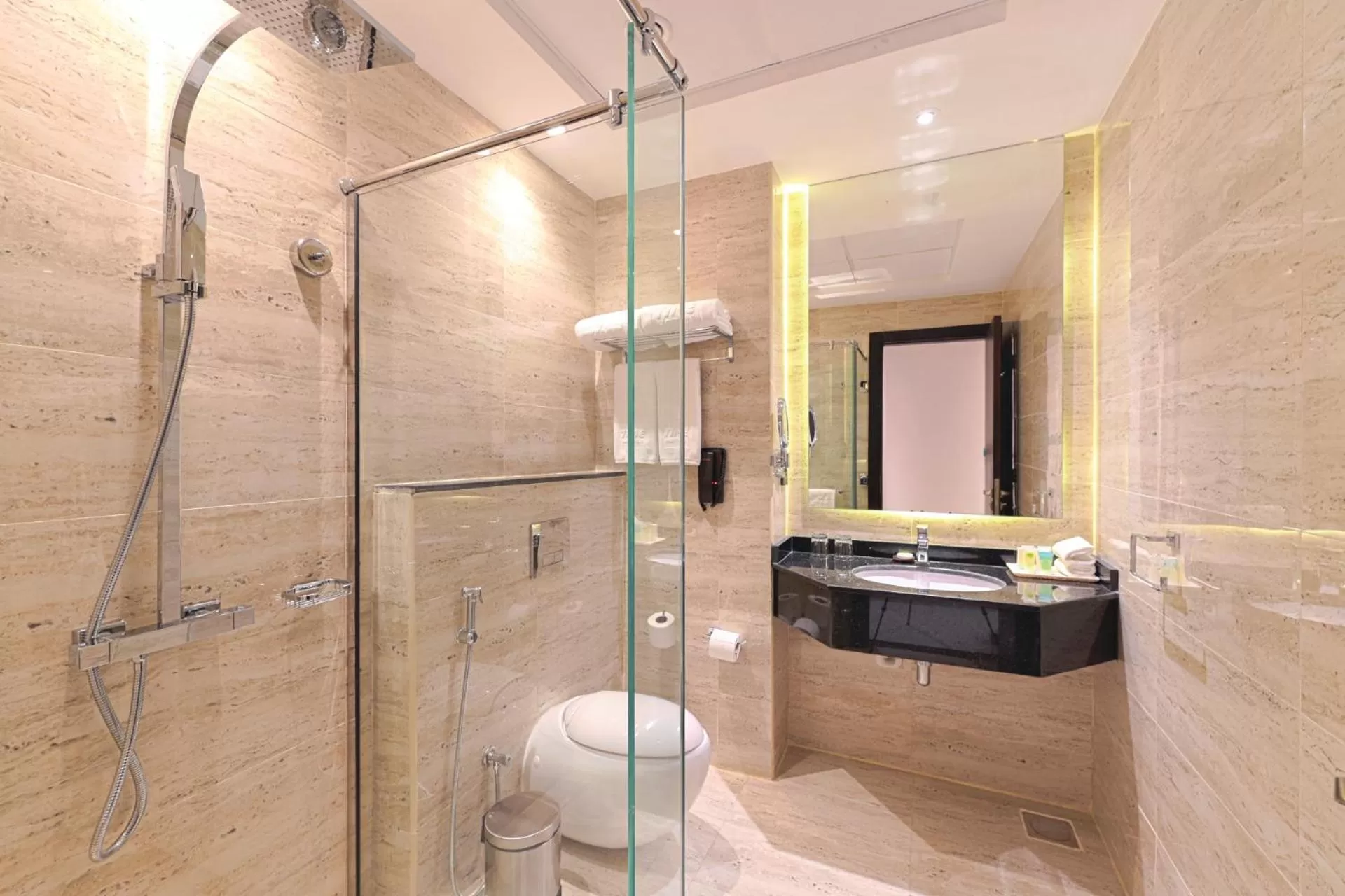 Deluxe Twin Room - Inclusive of 20% Discount on F&B, Laundry and SPA in TIME Asma Hotel