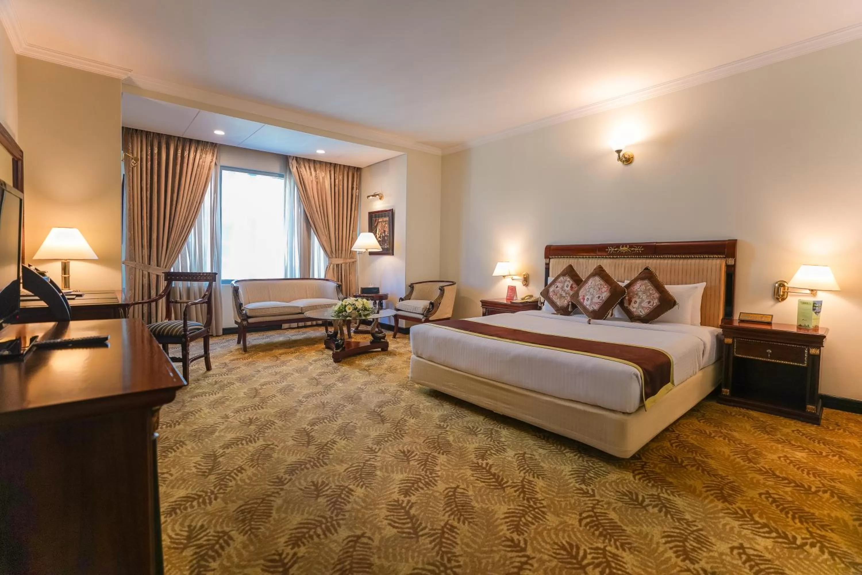 Crown Suite in Hotel Sarina