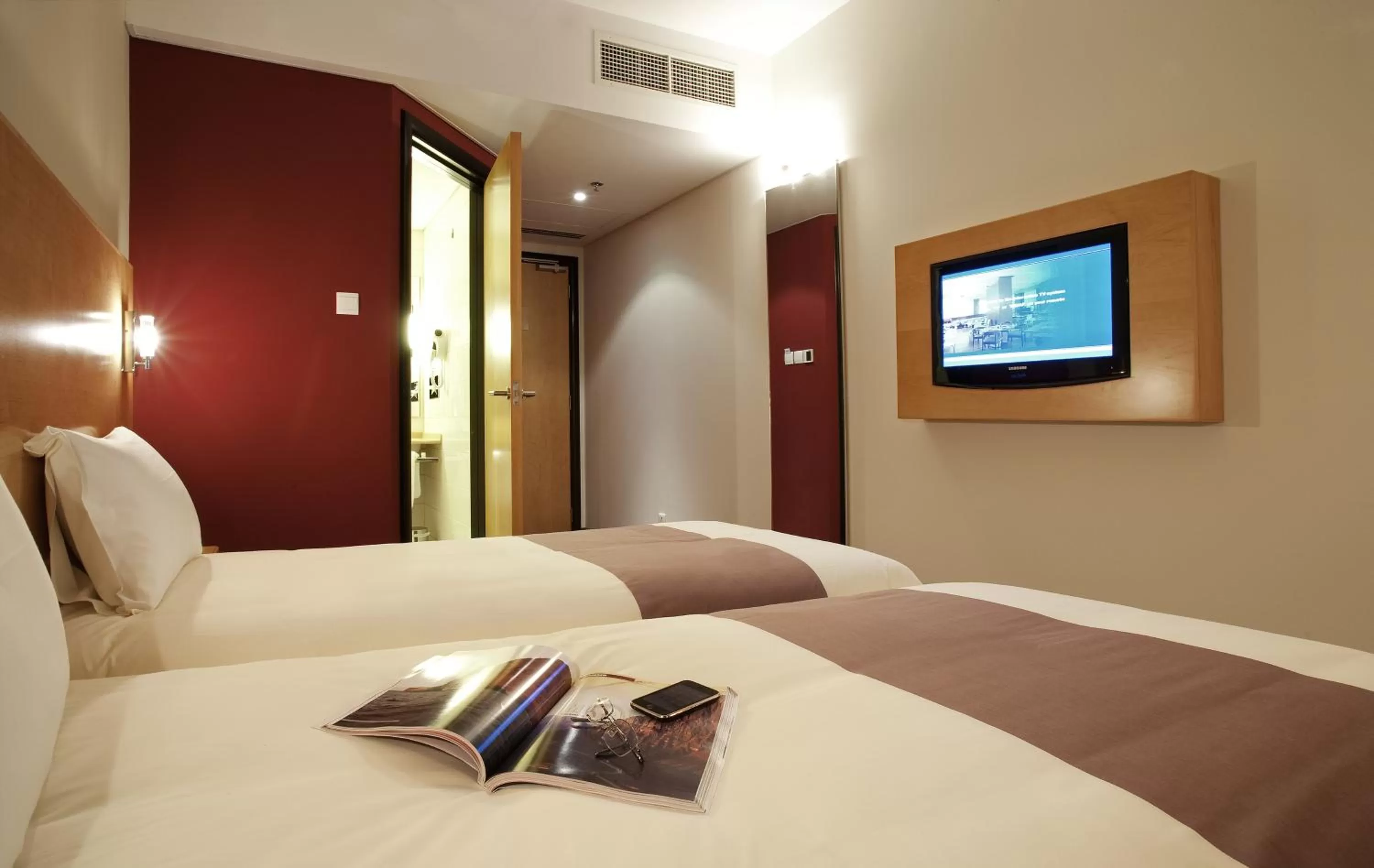 Standard Twin Room in ibis Amman