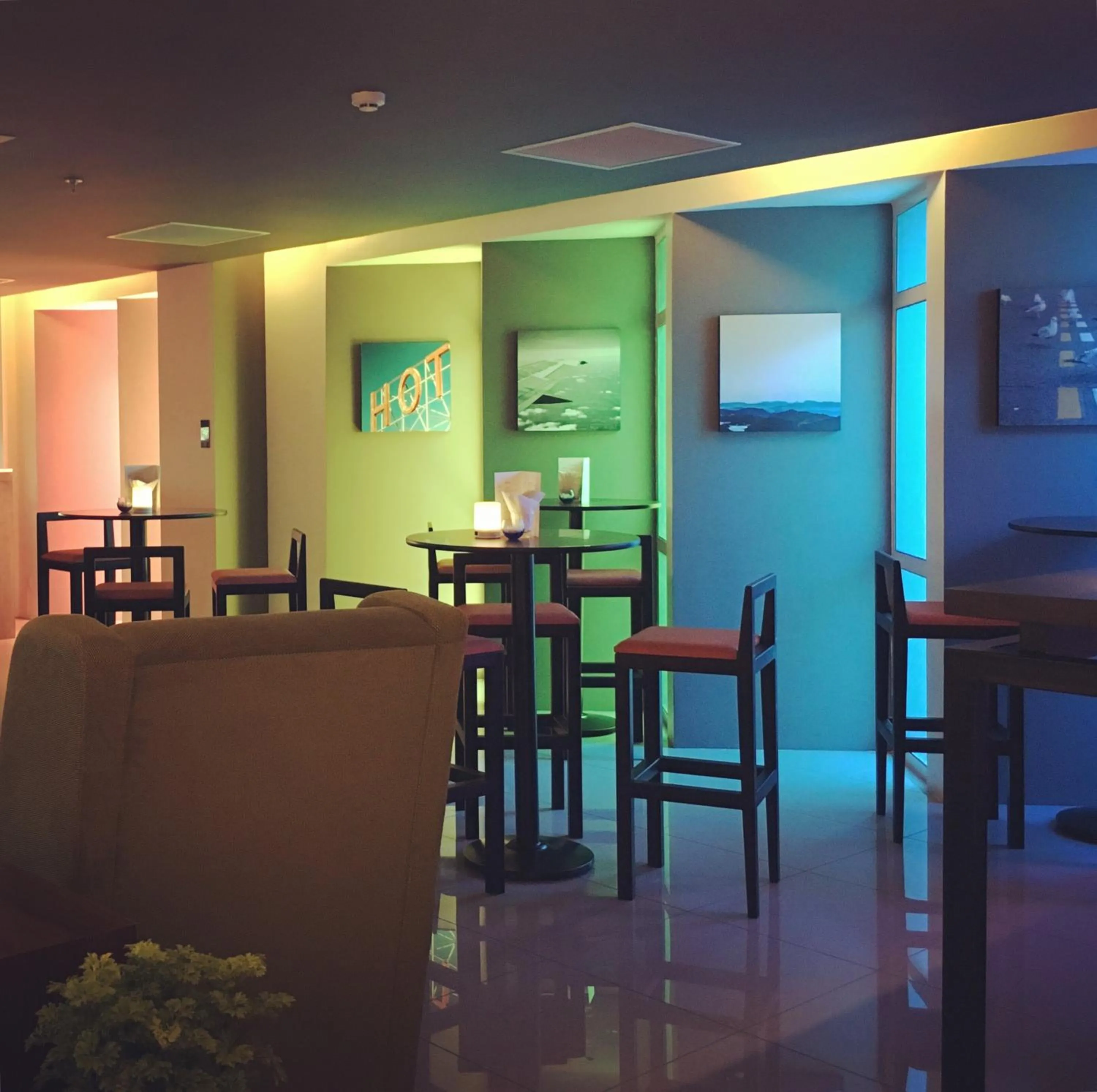 Lounge or bar in Wyne Hotel