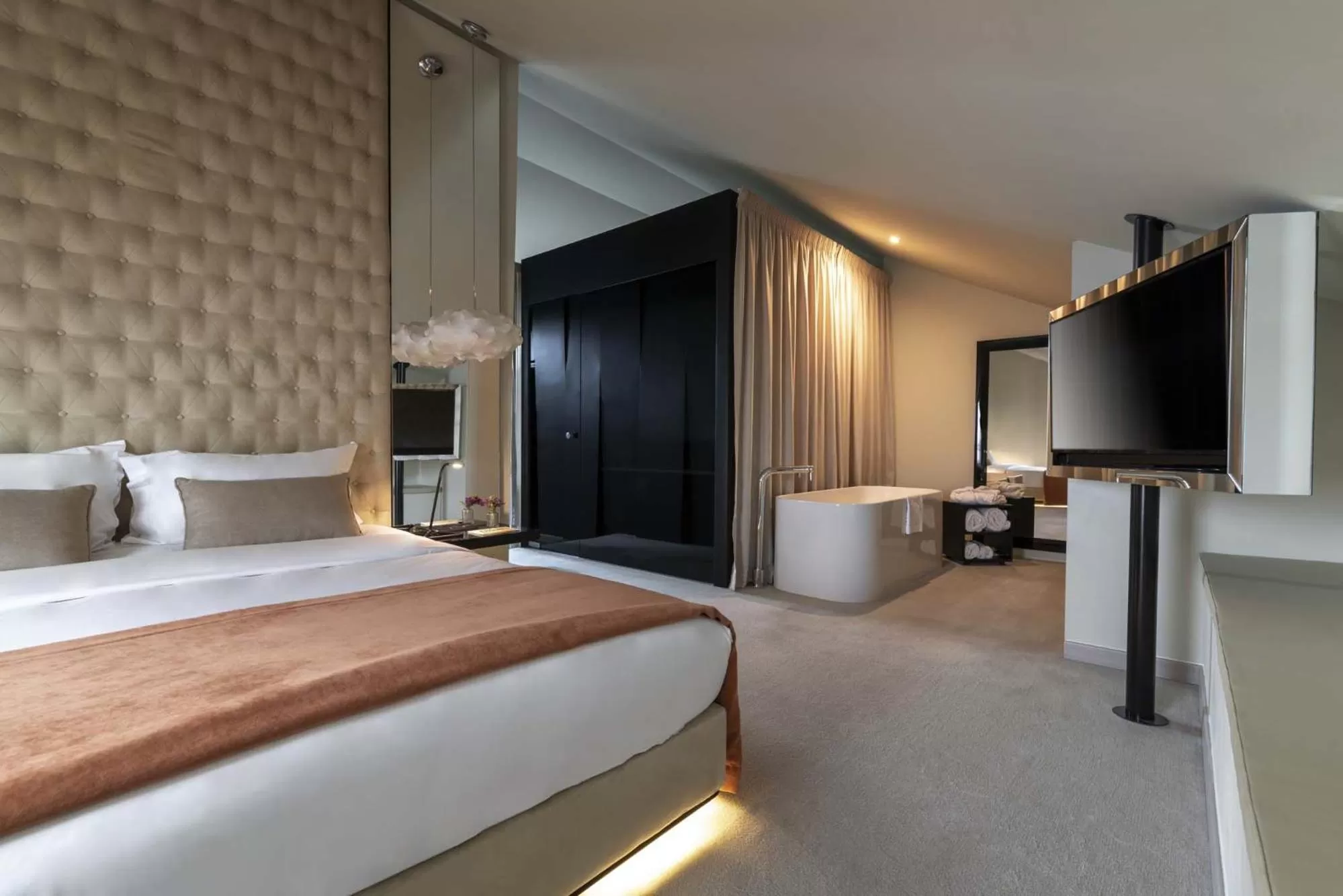Bed in 9Hotel Mercy