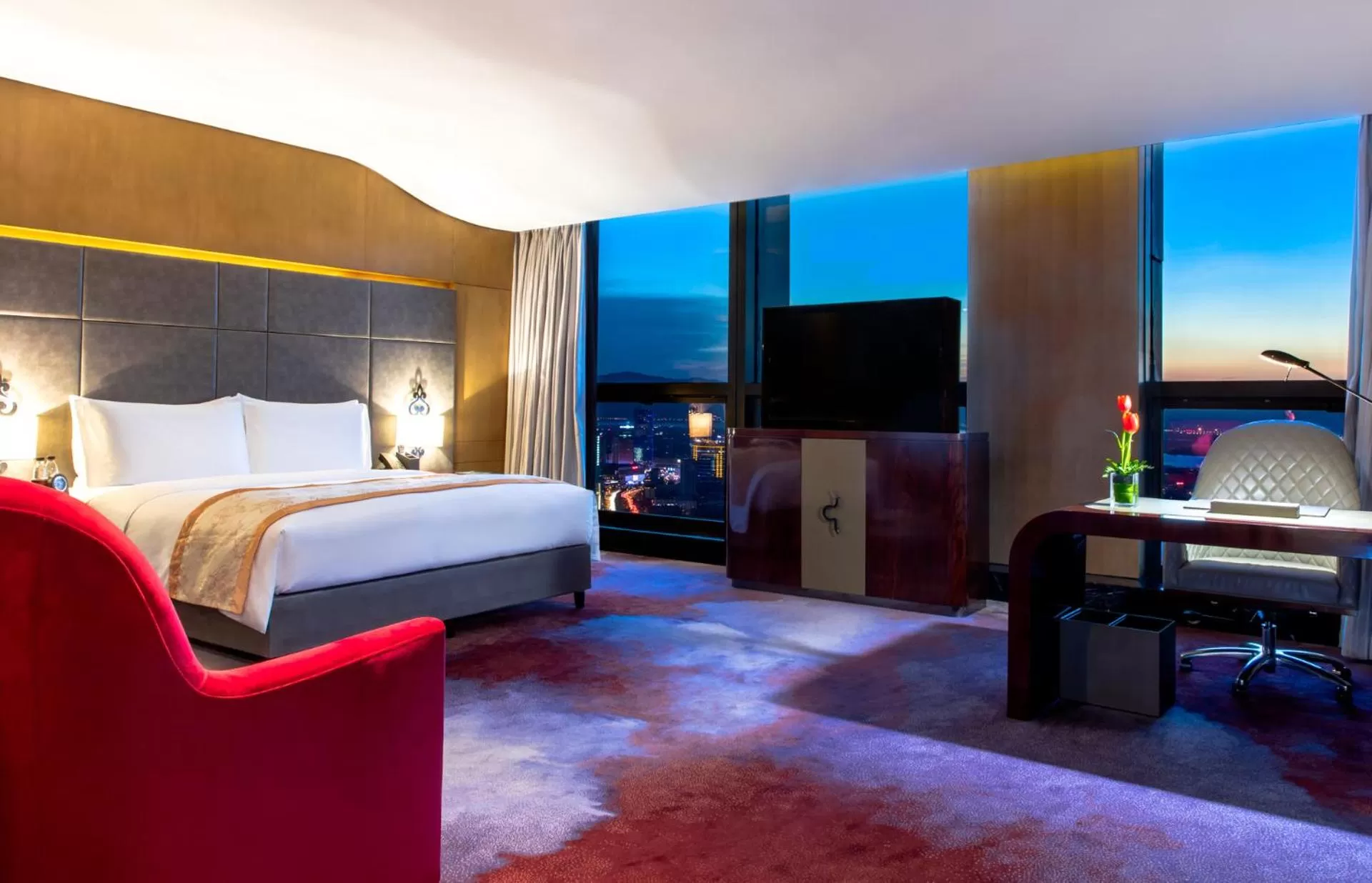 Photo of the whole room, Bed in Sofitel Kunming
