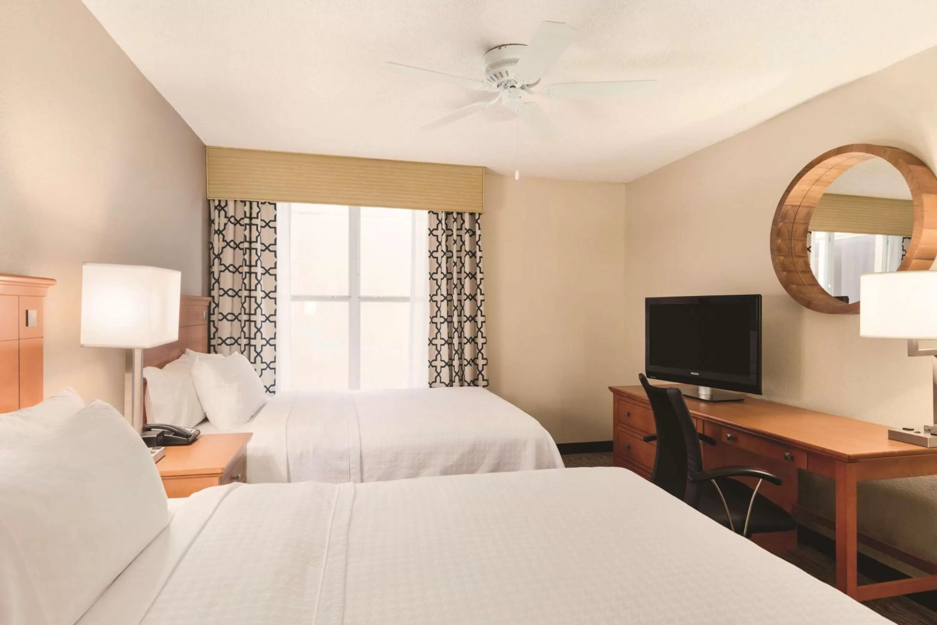 Suite with Two Double Beds and Bath Tub - Mobility and Hearing Access/Non-Smoking in Homewood Suites by Hilton Orlando-International Drive Convention Center