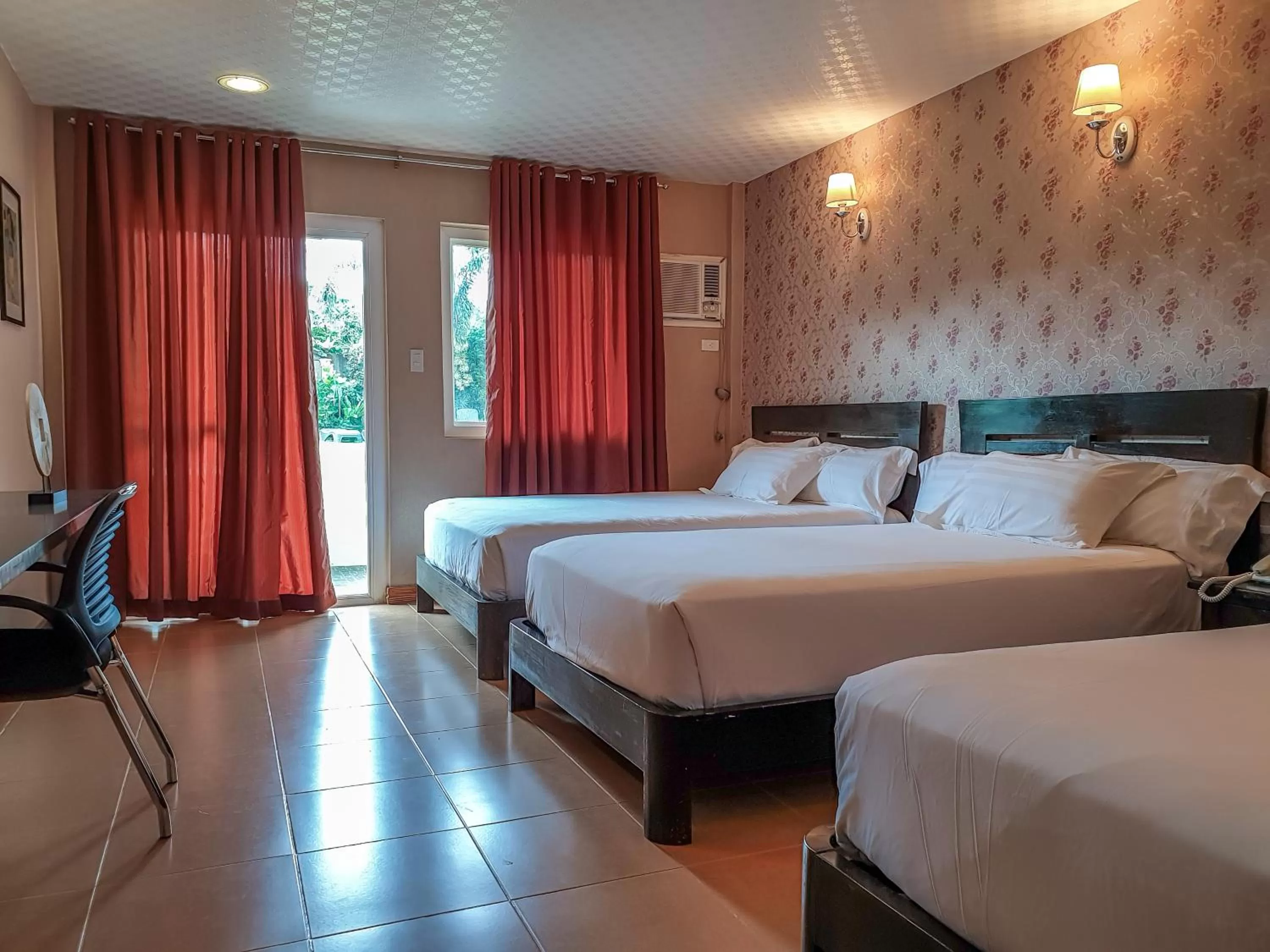 Quadruple Room with Garden View in Hanan Hotel Tagaytay - Formerly Tagaytay Wingate Manor