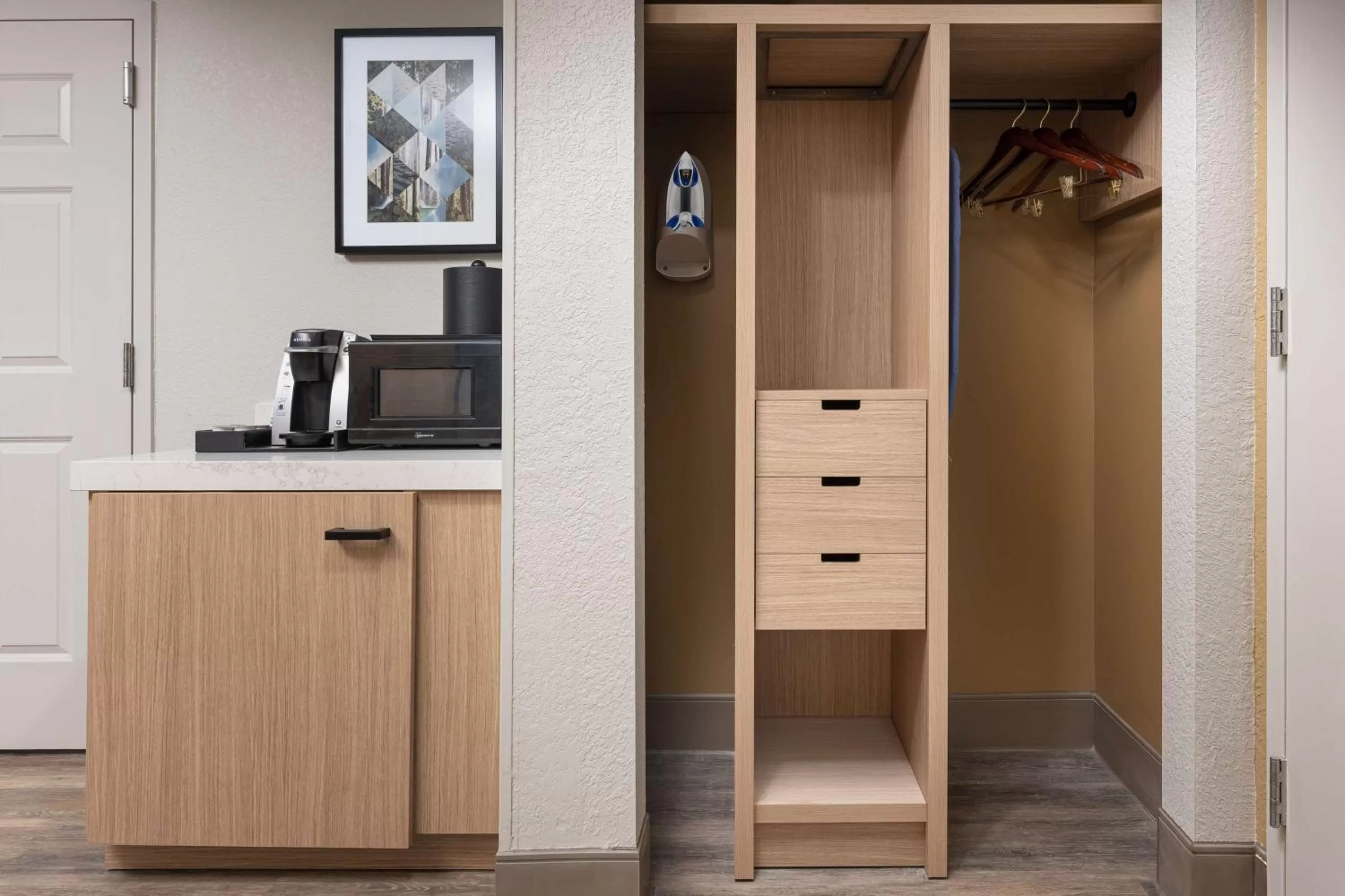 King Room with Balcony - Non-Smoking in Hilton Garden Inn Chattanooga Downtown