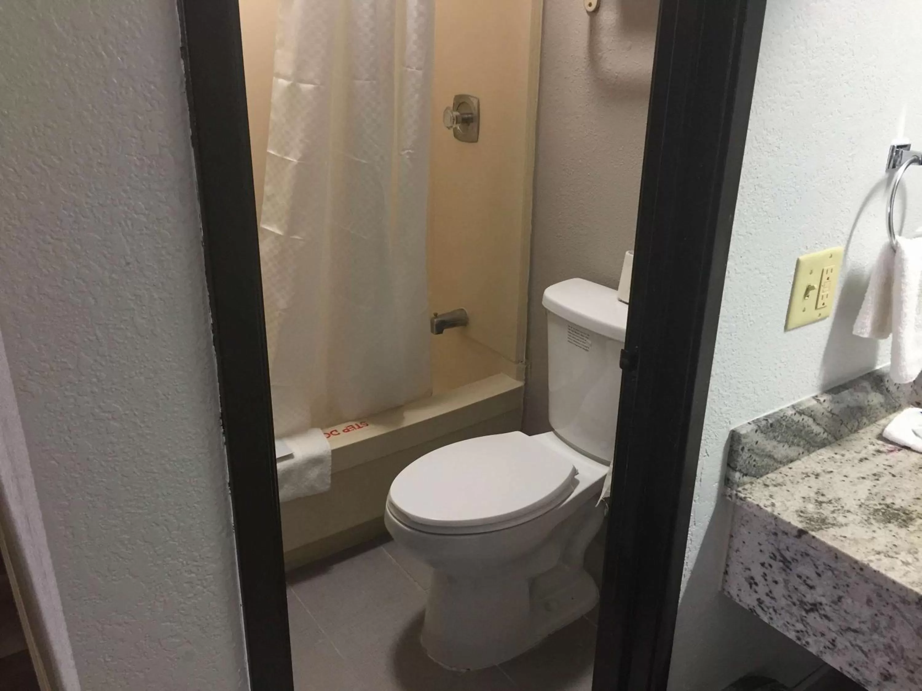 Deluxe Queen Room with Two Queen Beds - single occupancy - Non-Smoking in Motel 6-Burnsville, MN
