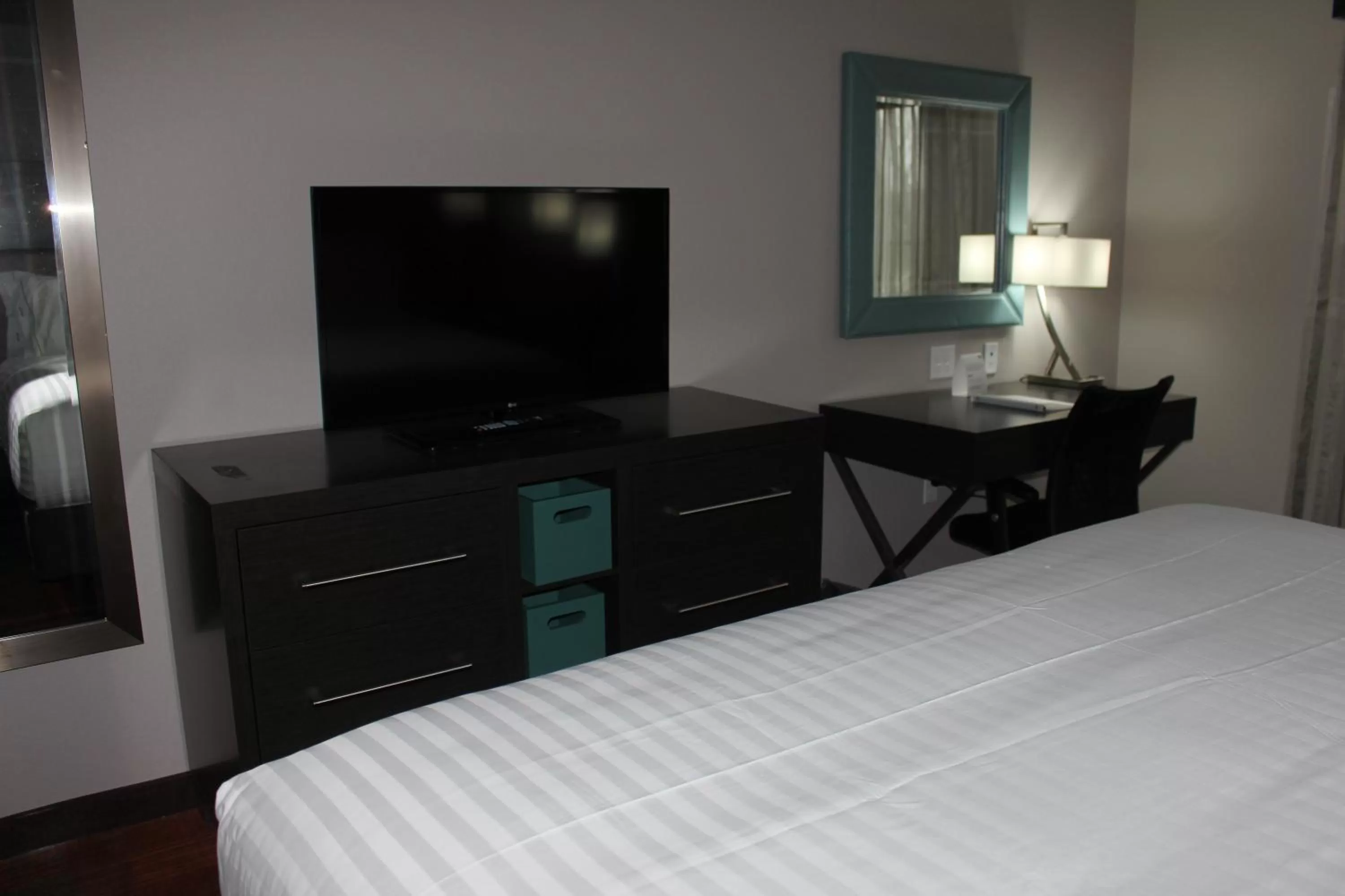 Room with Two Beds - Hearing Accessible - Non-Smoking in Holiday Inn Express Shawnee by IHG