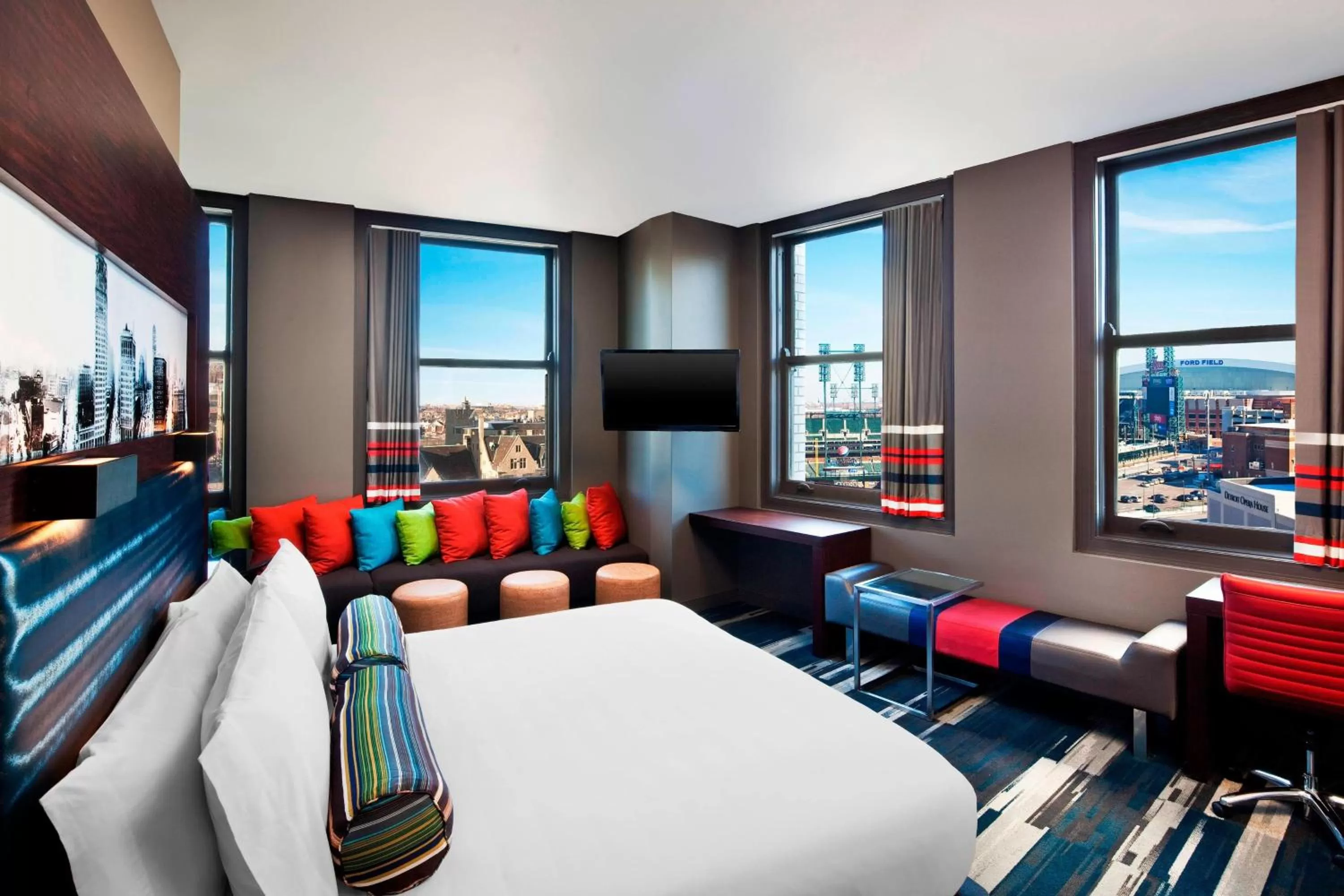 Guest room, 1 King, City view, Corner room in Hotel David Whitney, Autograph Collection