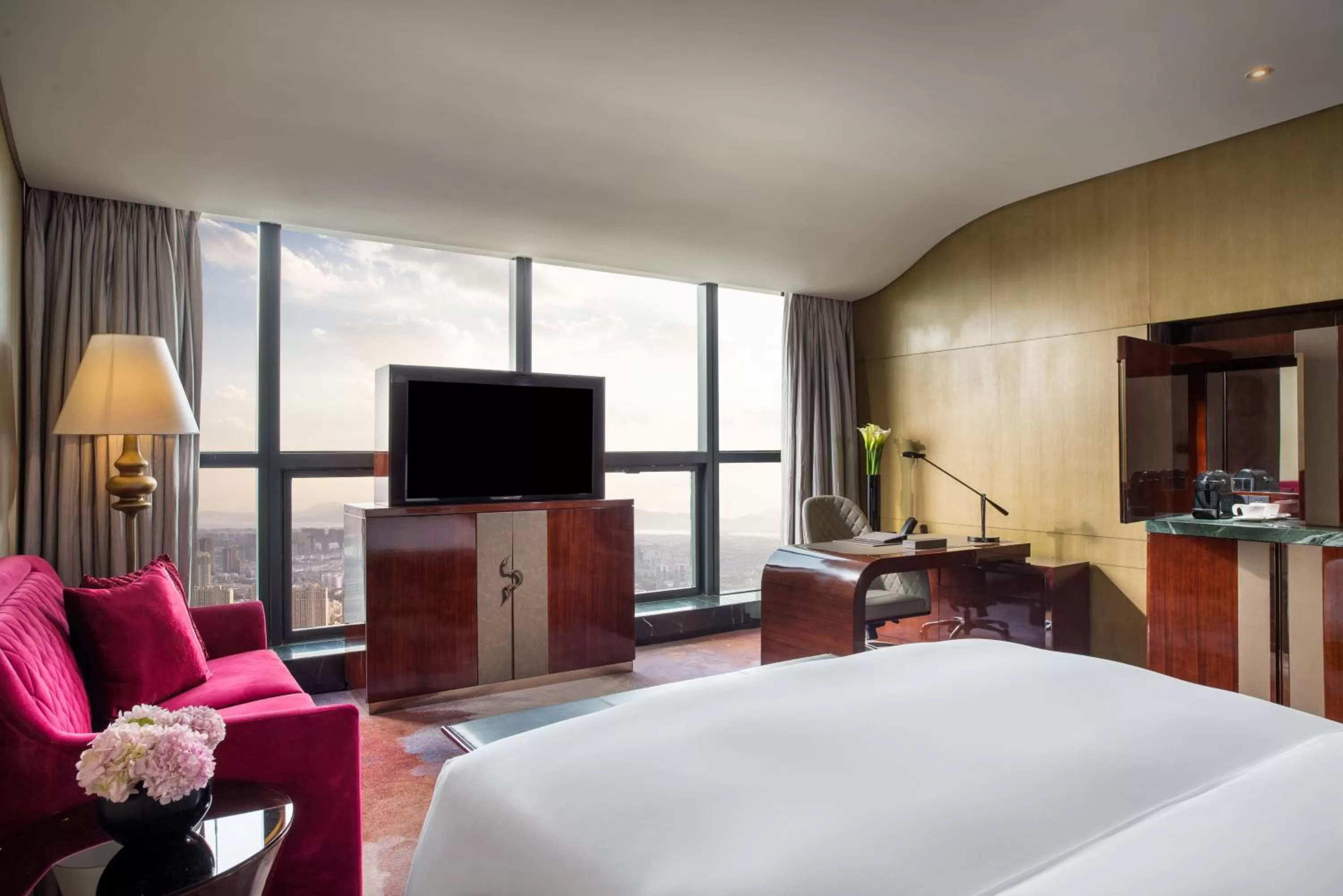 Bedroom, Bed in Sofitel Kunming