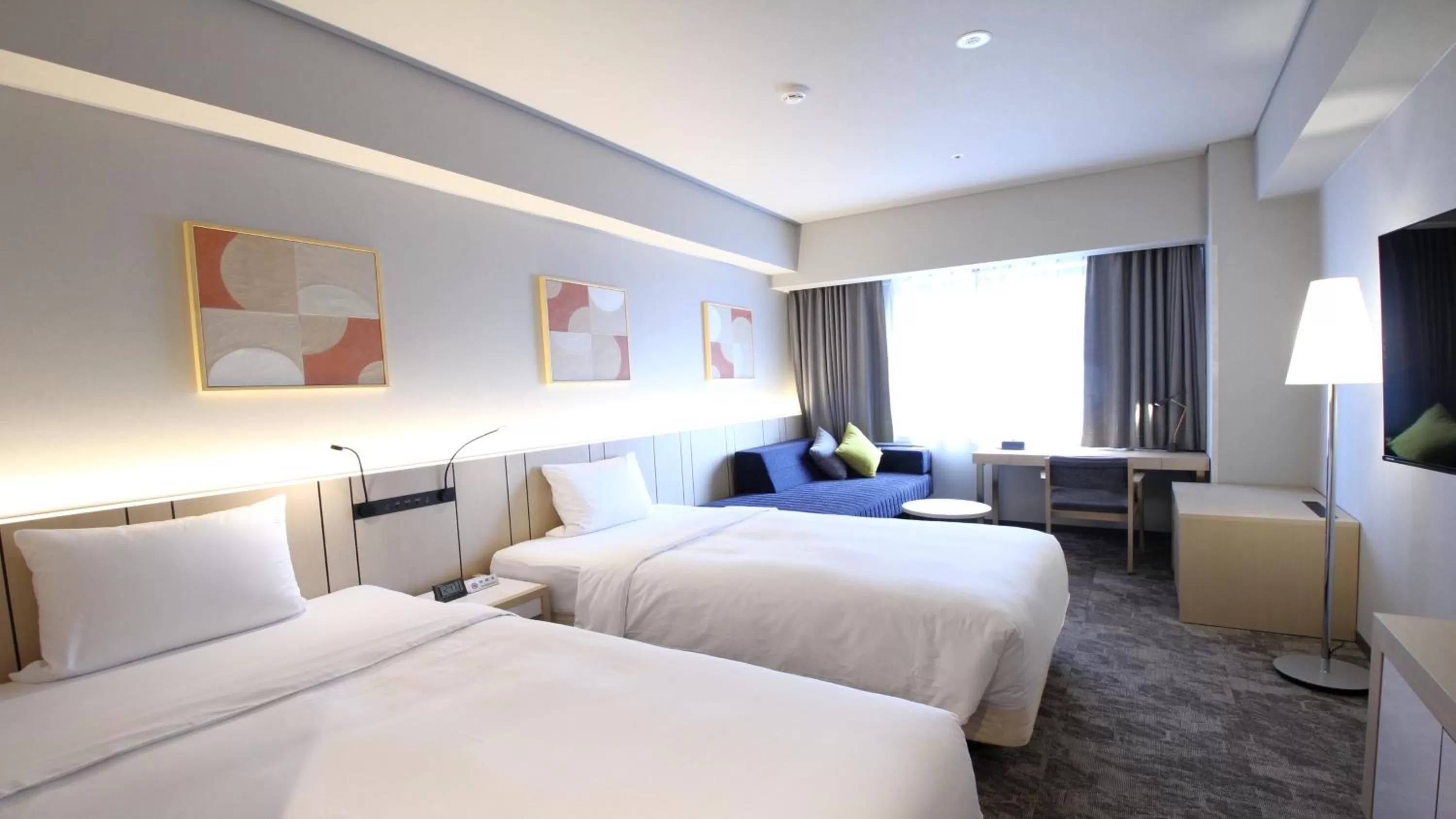Premium Twin Room with Sofa Bed - single occupancy - Mid Floor/Non-Smoking in ANA Holiday Inn Sendai by IHG