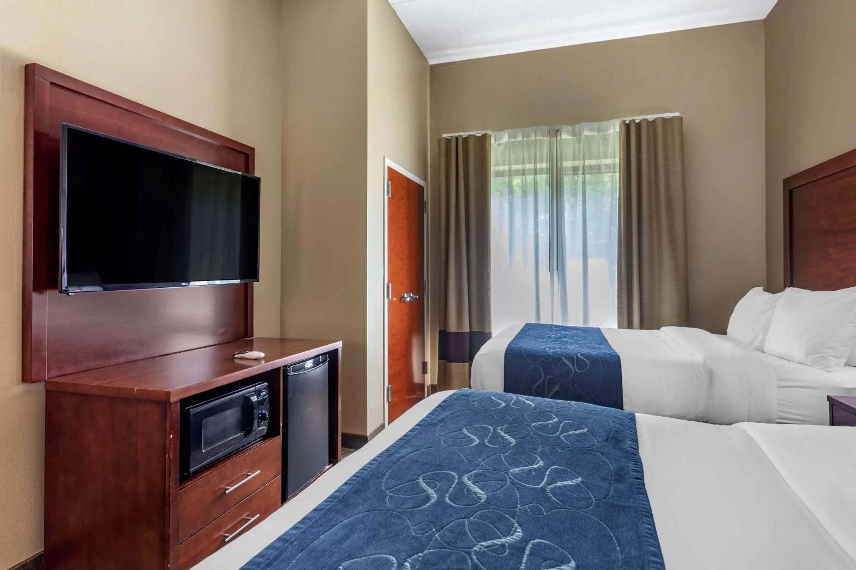 Standard Suite in Comfort Suites Manchester near Arnold AFB