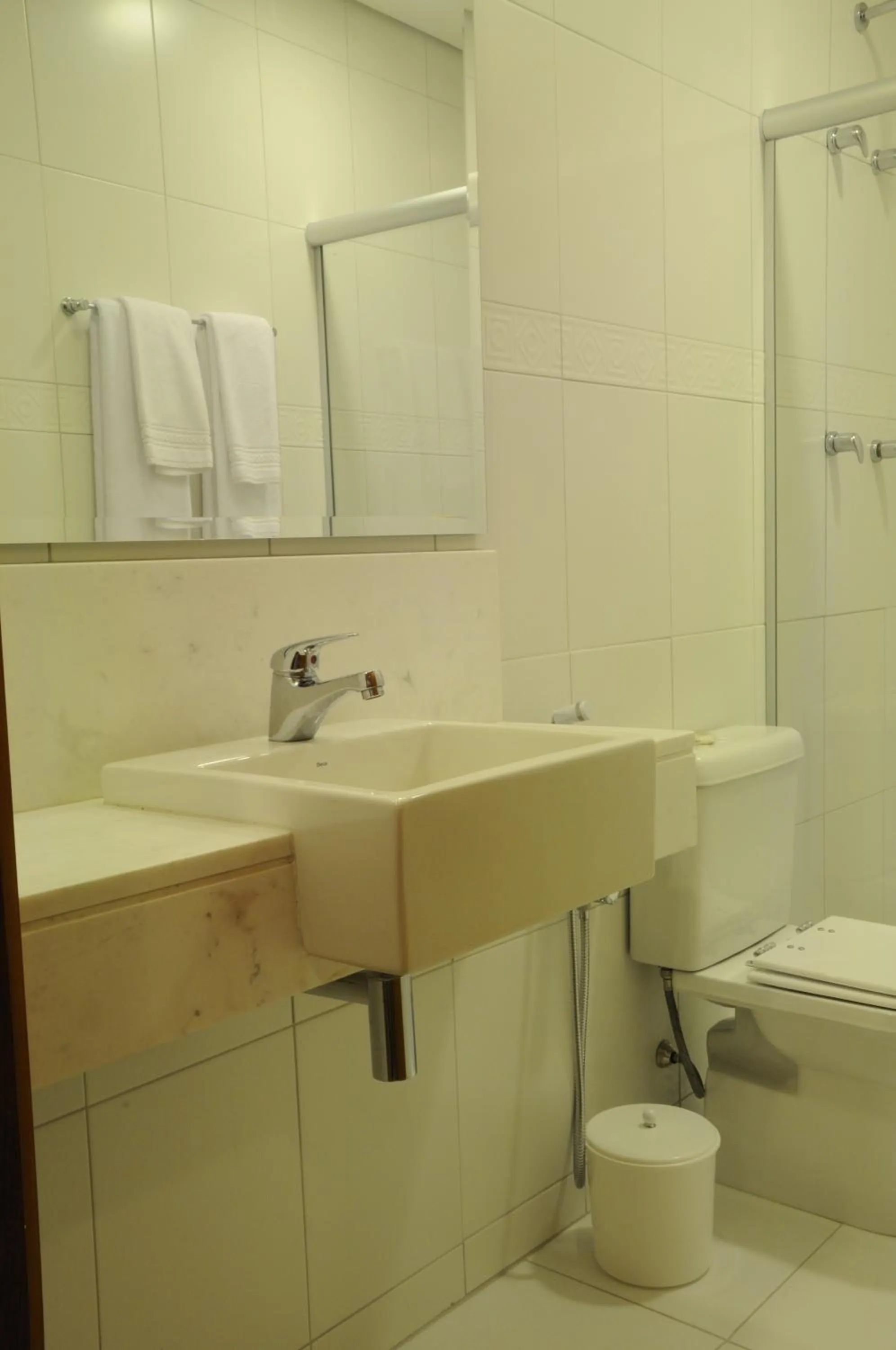 Deluxe Double or Twin Room - single occupancy in Hotel Shelton