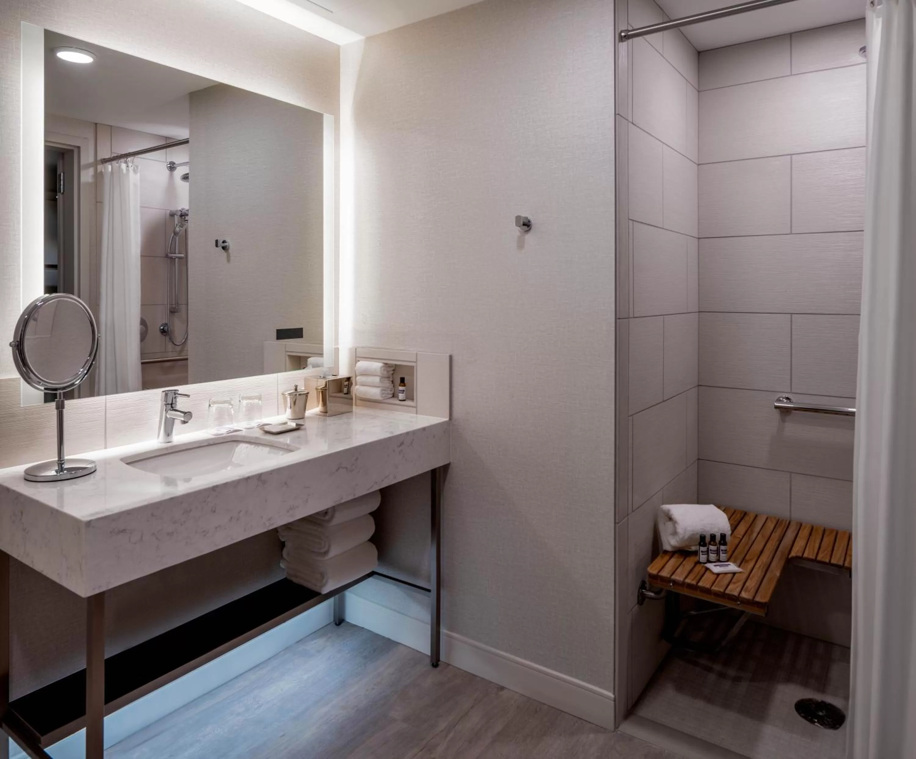 Queen Room with Two Queen Beds and Roll-In Shower - Disability Access in Hyatt Regency Portland at the Oregon Convention Center