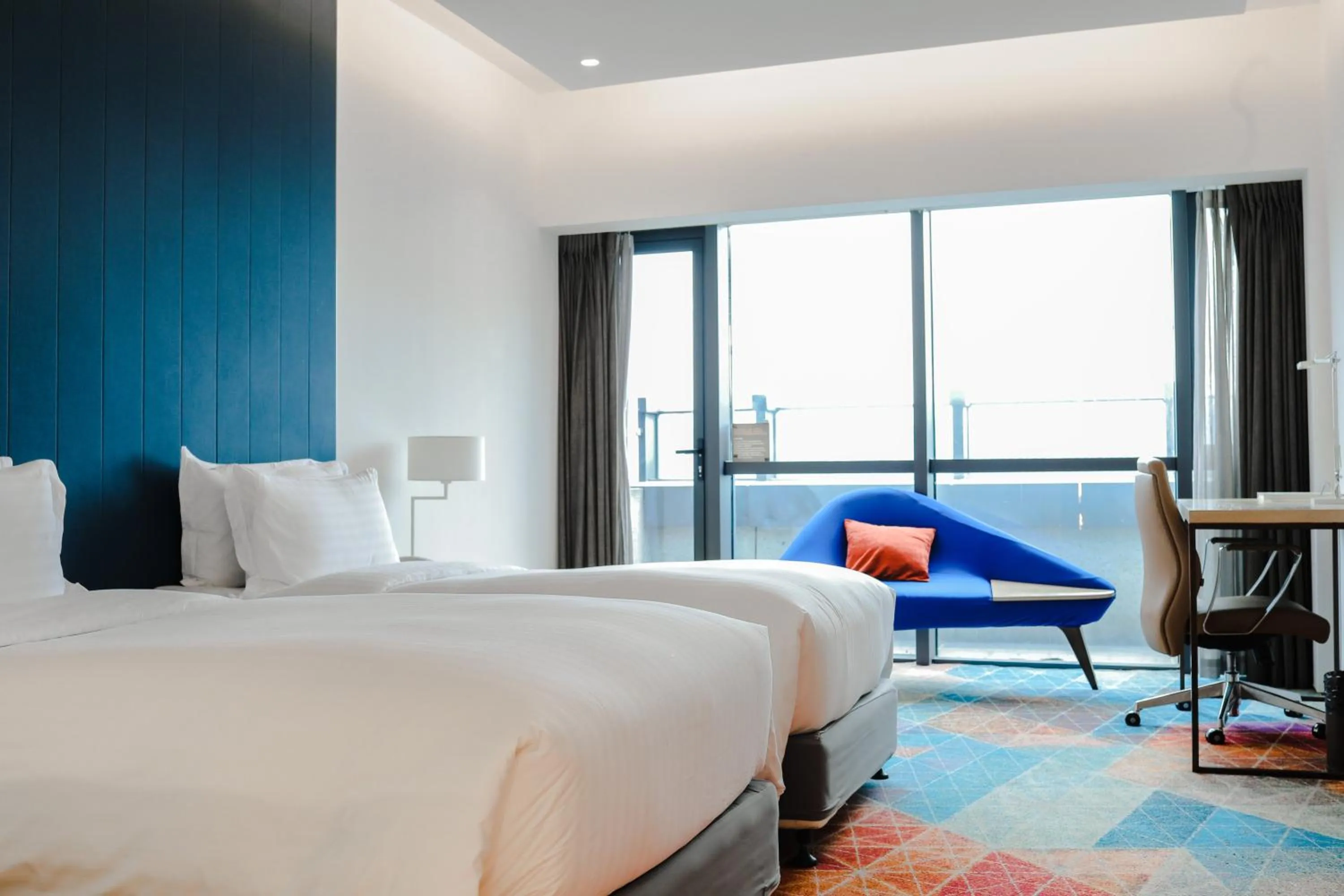 Standard Twin Room with Balcony in Holiday Inn Express Shanghai Songjiang Fangta by IHG