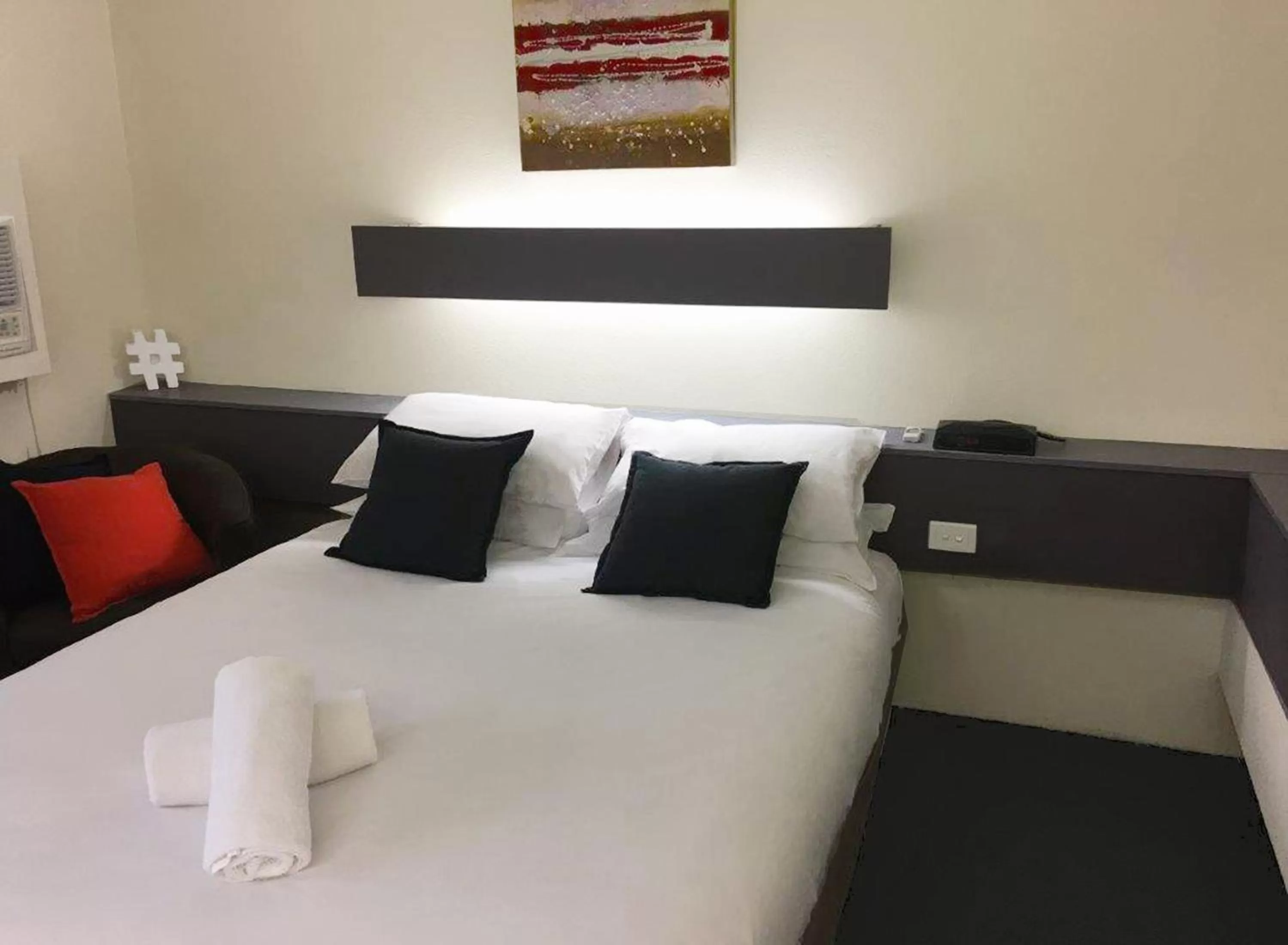 2 Bedroom Interconnecting Suite in Emerald Central Hotel Official