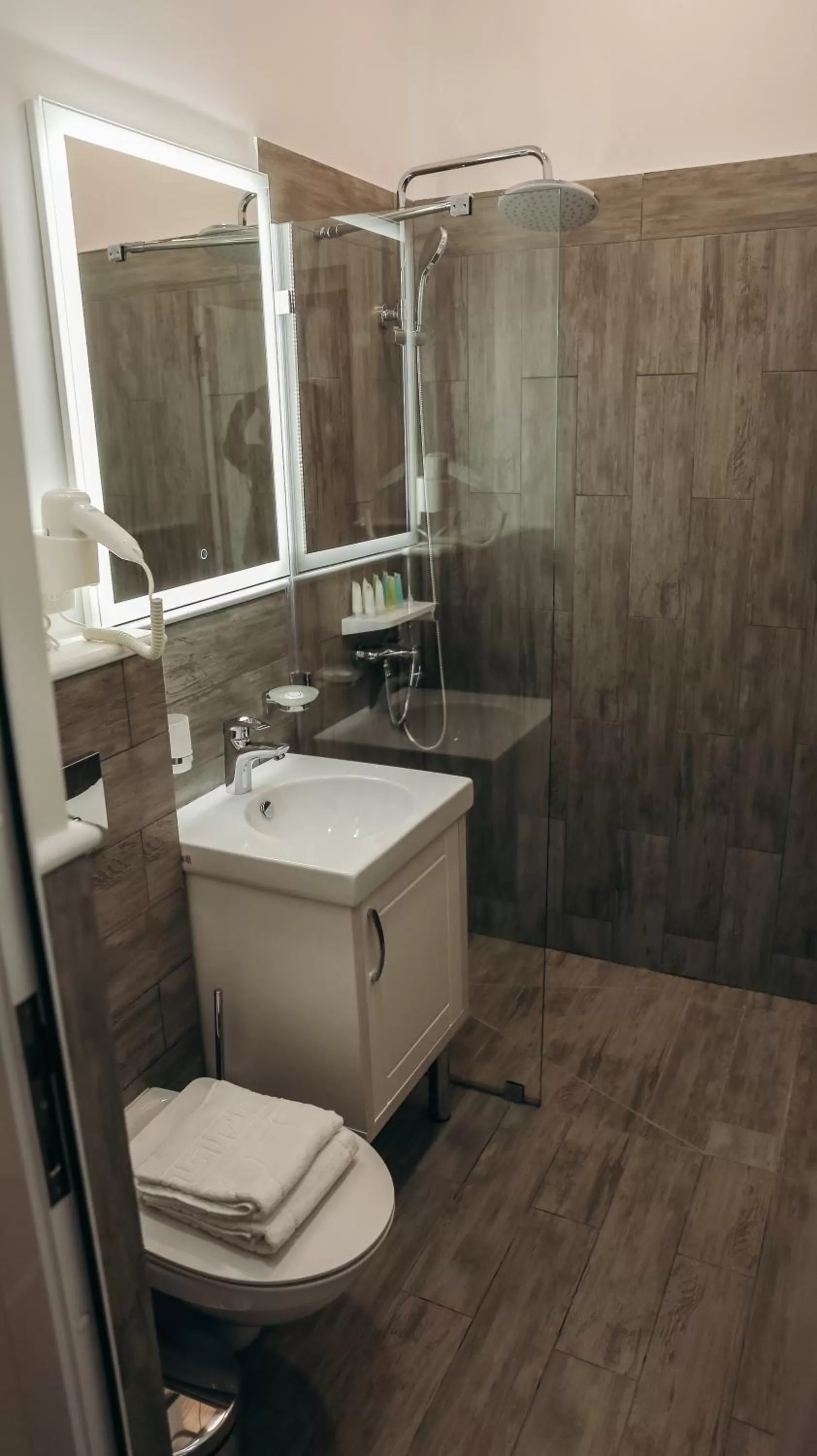 Large Double Room in 7 Boutique Hotel