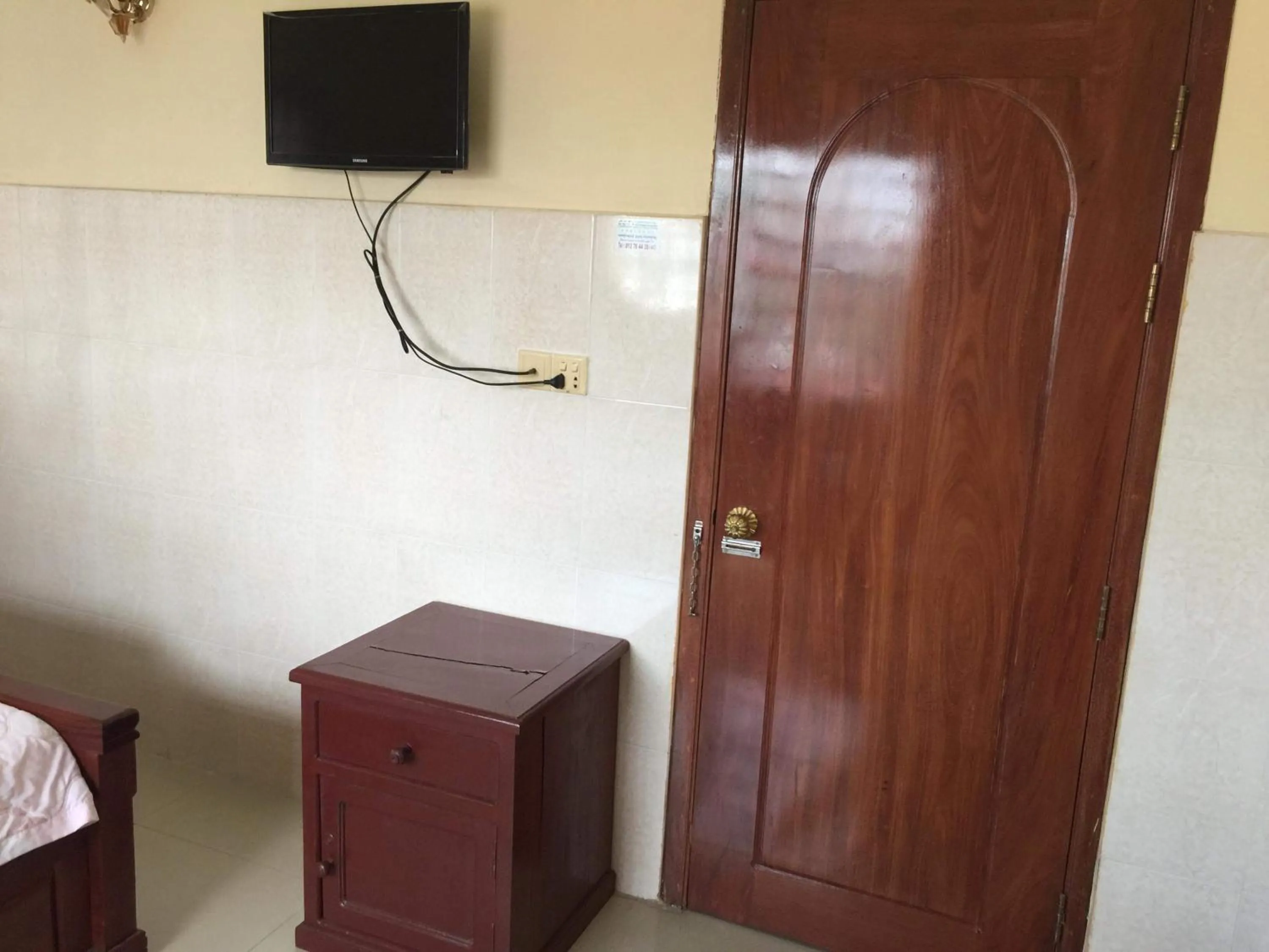 Deluxe Double Room-Fan in 139 Guest House