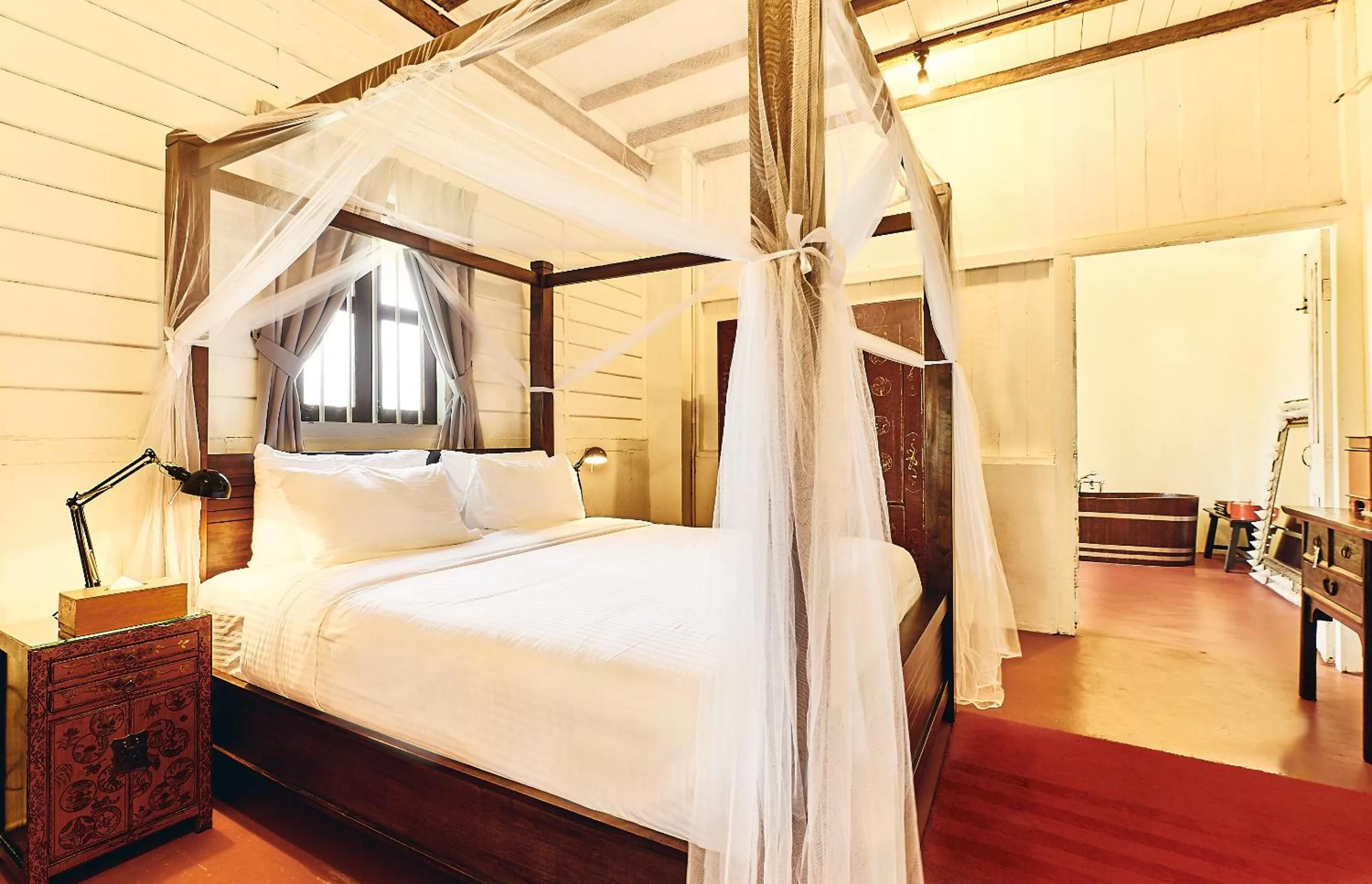 King Bed Suite - Plantation House 1 in Temple Tree Resort