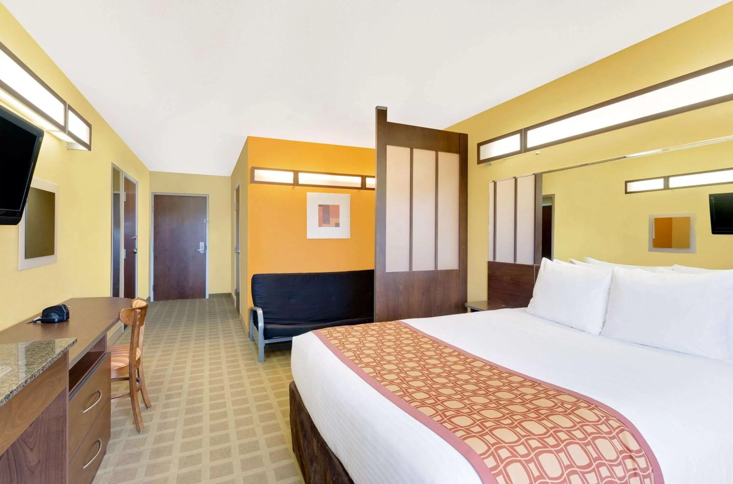 Queen Studio Suite - Non-Smoking in Microtel Inn & Suites by Wyndham Princeton