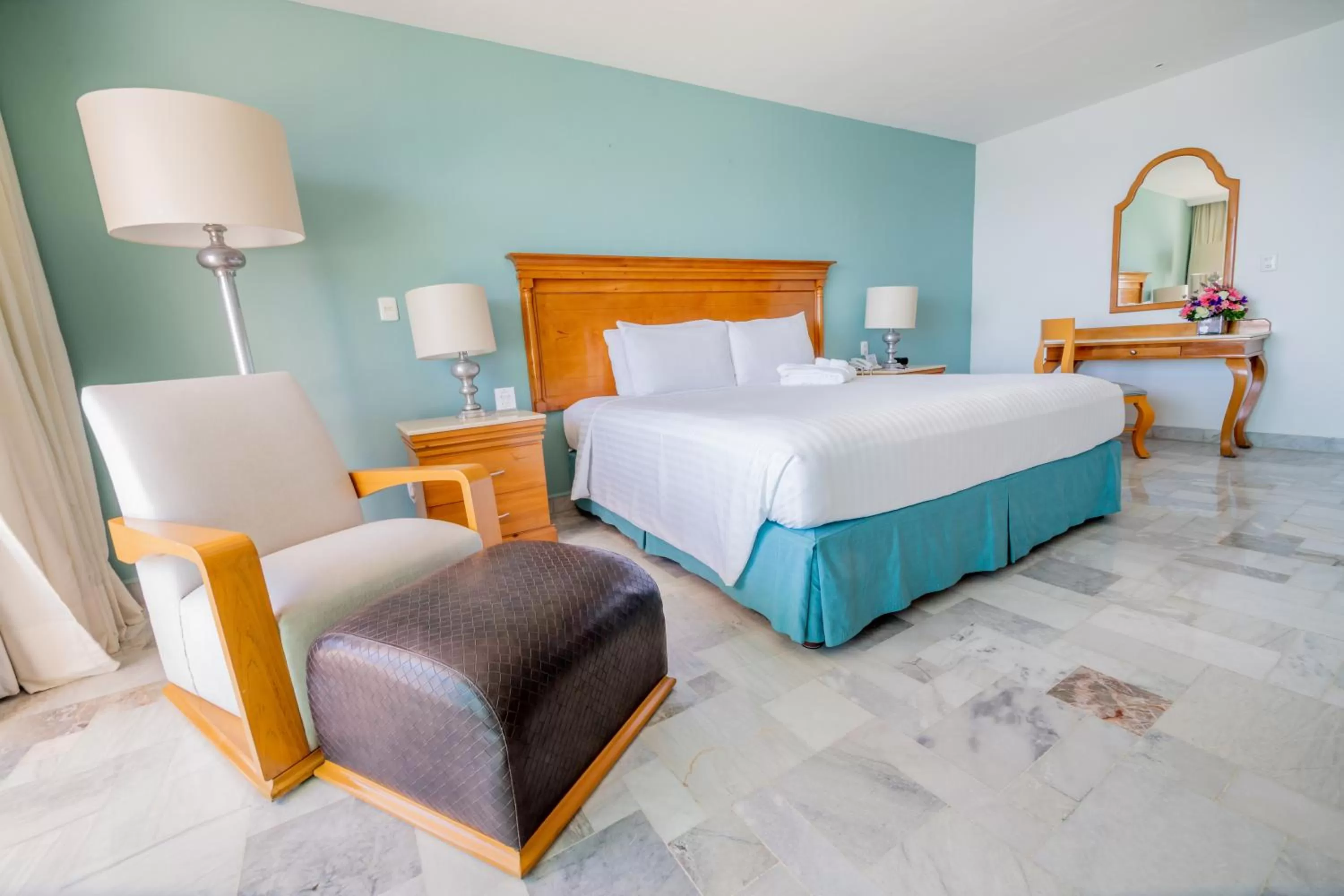 Club Privilege Suite with Sea View in Emporio Acapulco