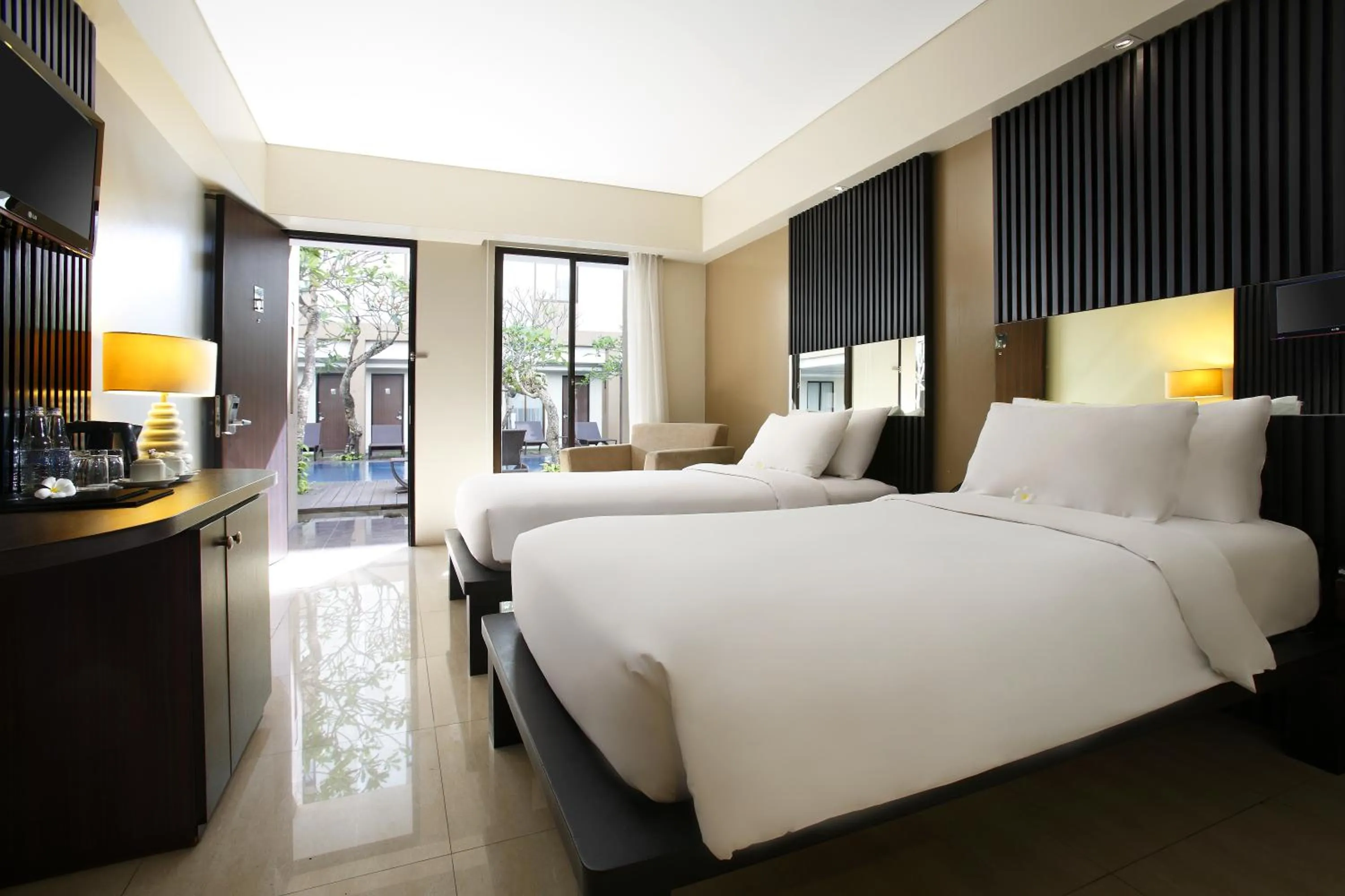 Executive Twin Room in Hotel Santika Kuta