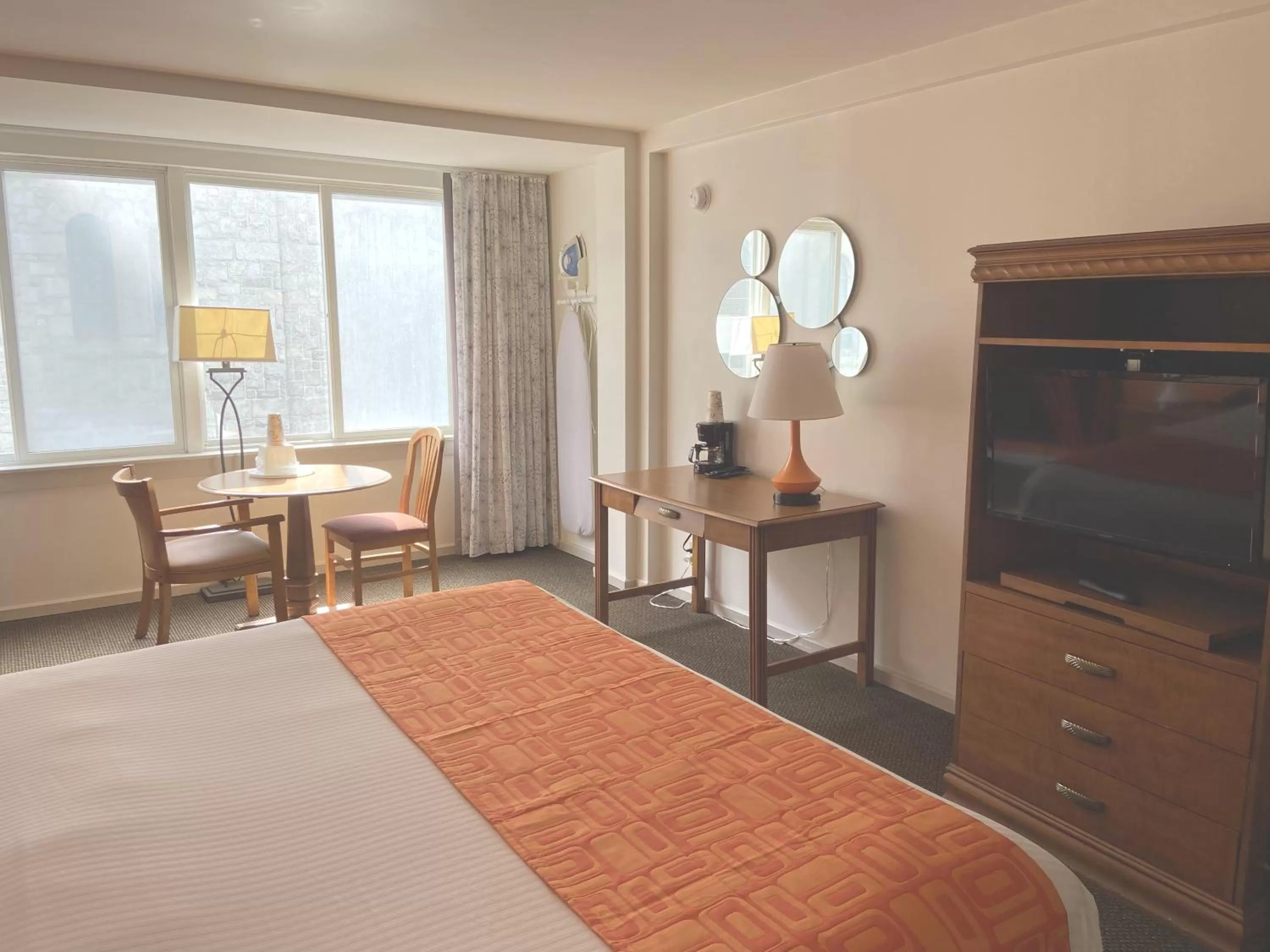 Standard King Room - Smoking in Howard Johnson by Wyndham Atlantic City