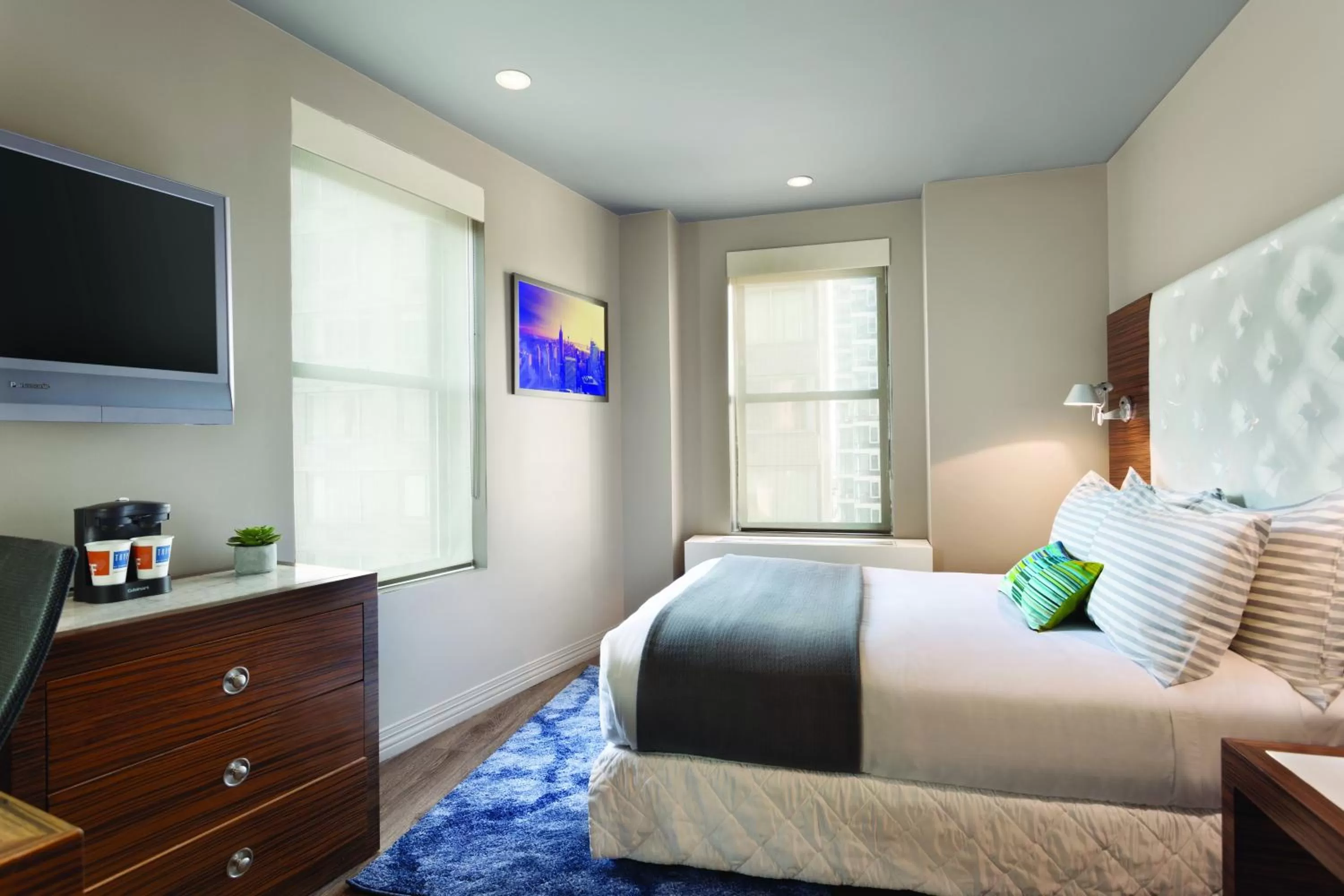 Deluxe Queen Room in The Gallivant Times Square