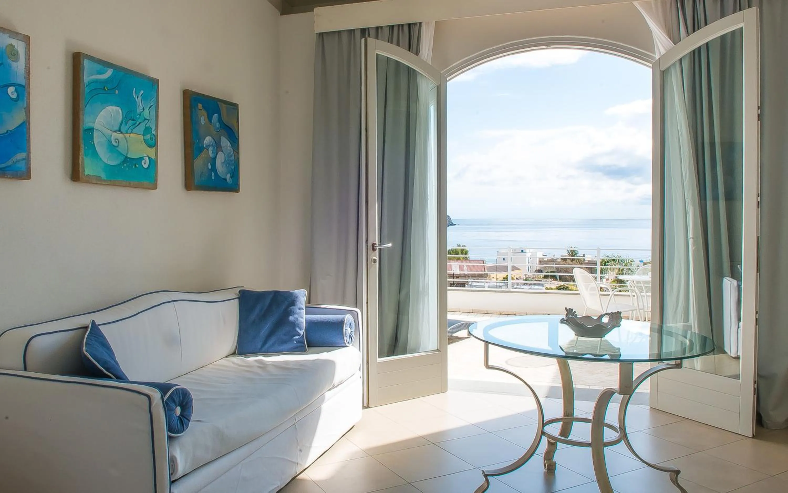 Suite with Sea View in Hotel Mea - Aeolian Charme
