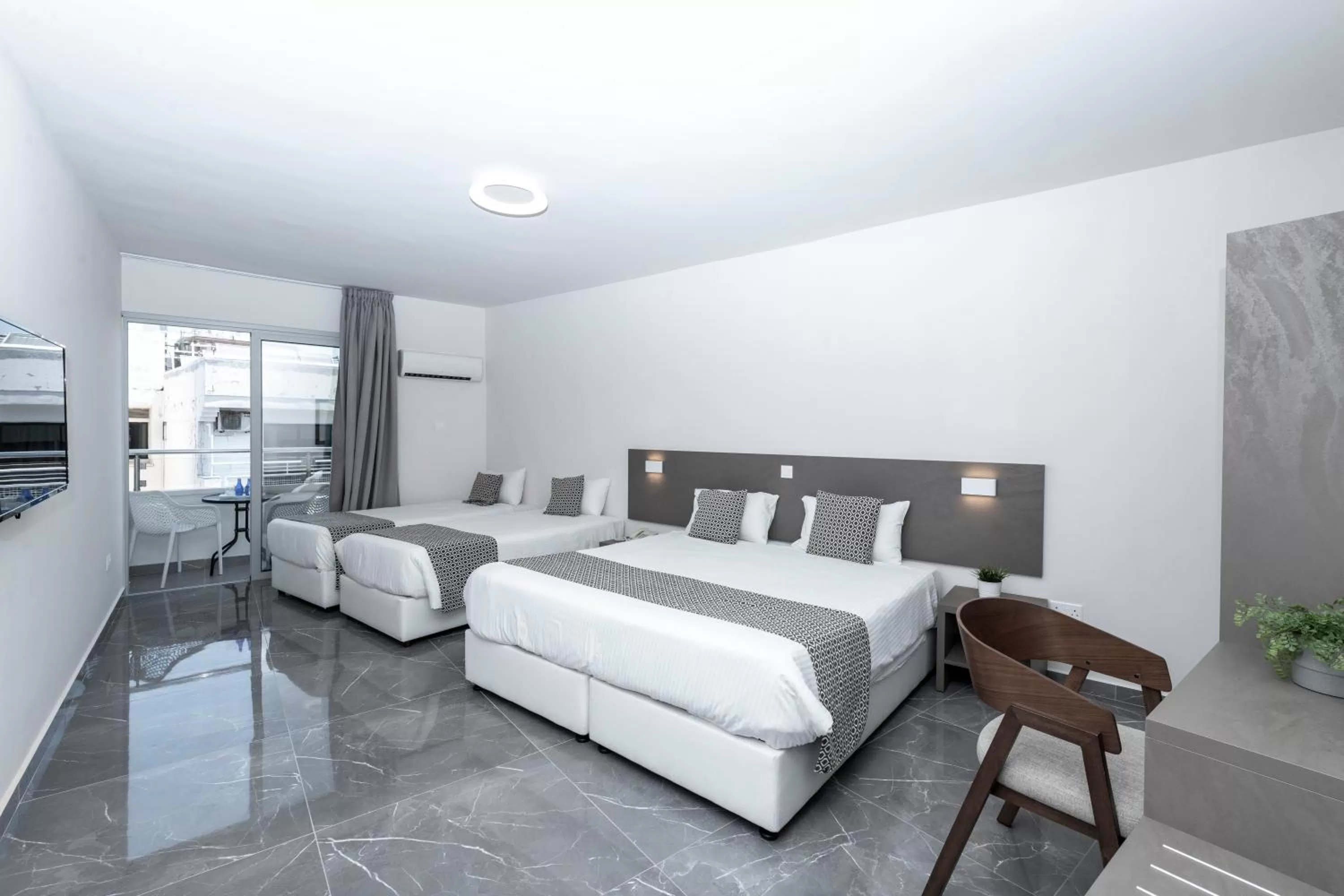 Deluxe Family Suite in Blazer Residence