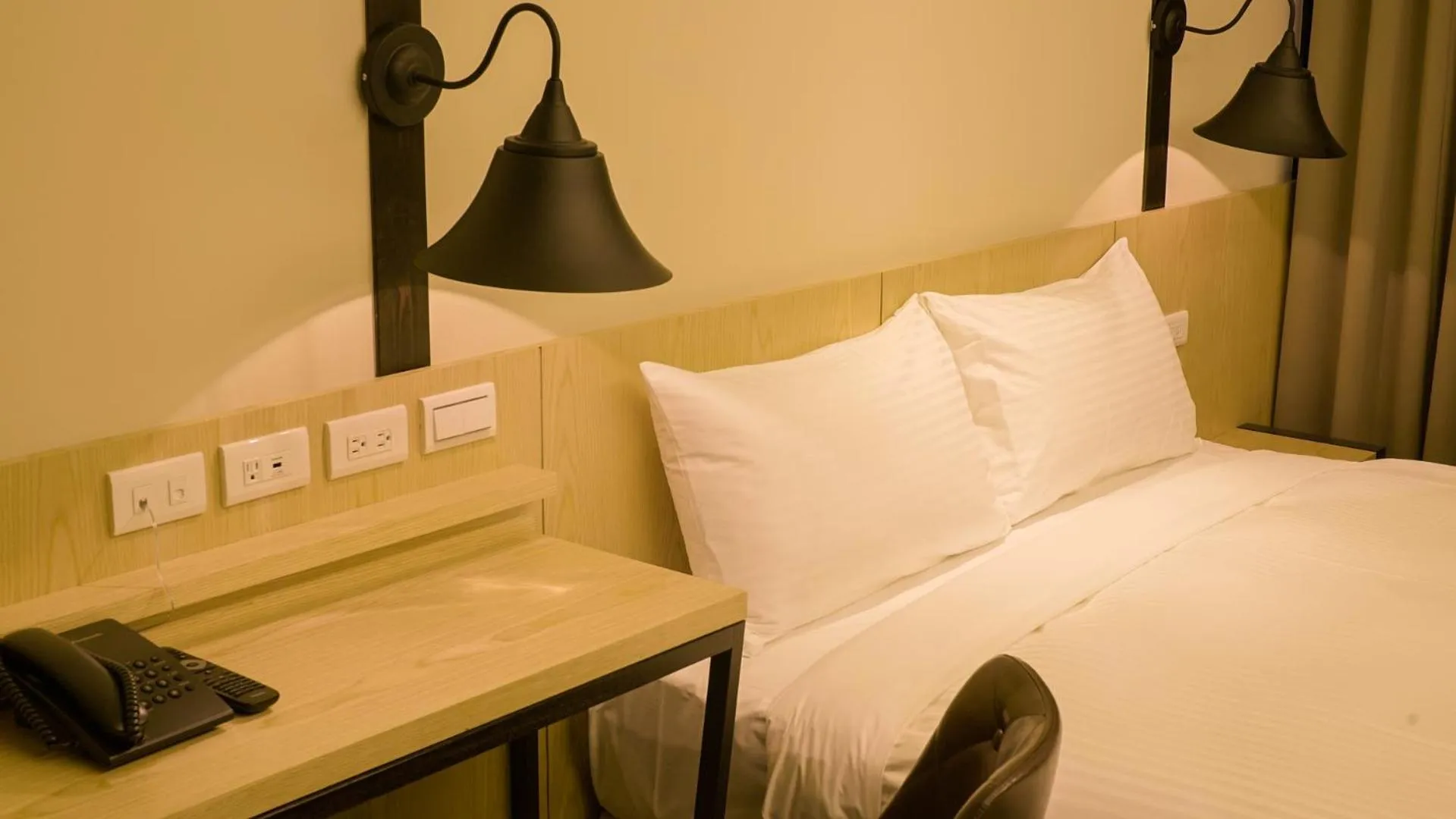 Standard Double Room in O2 Hotel Taipei Main Station