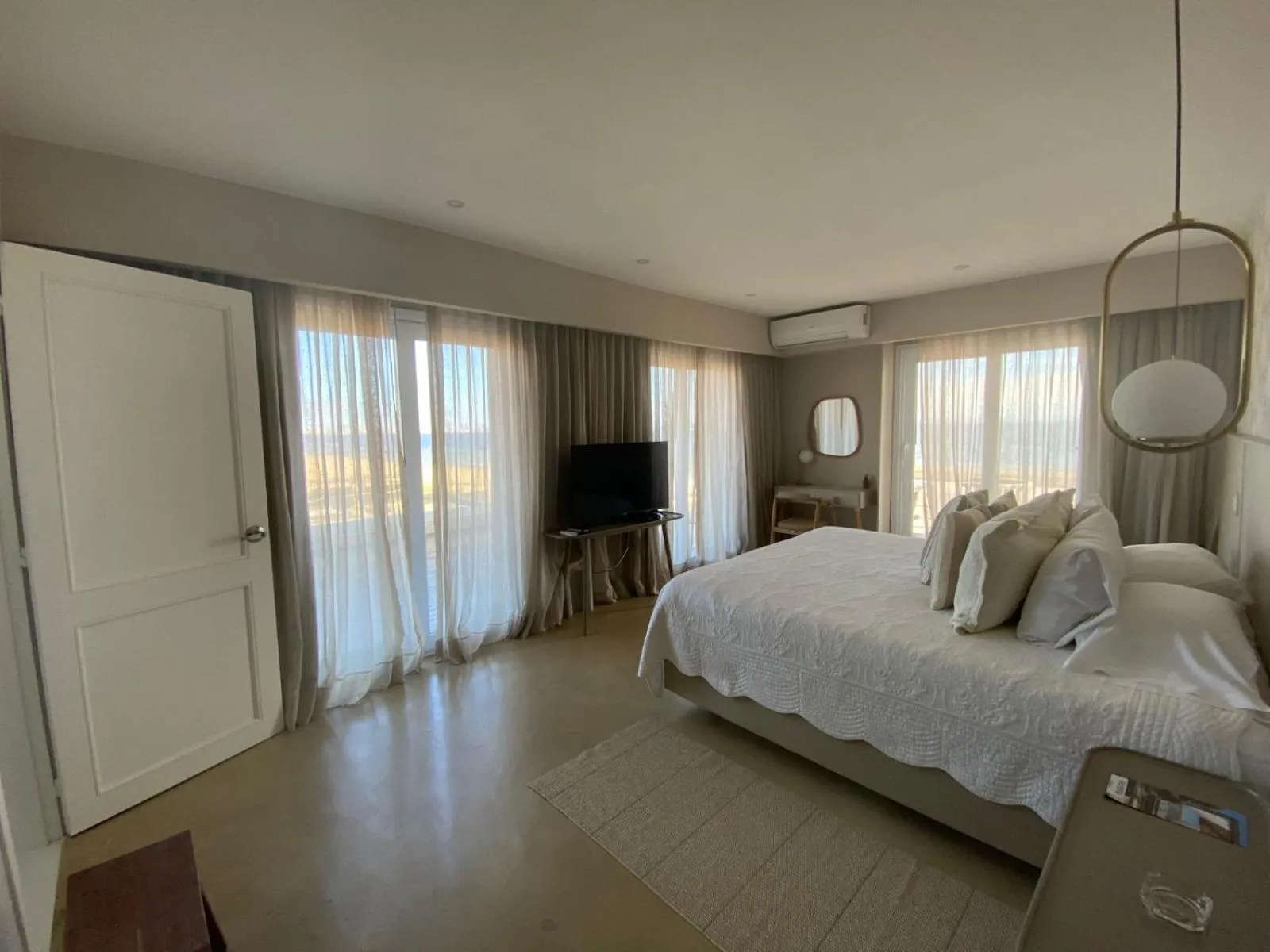 Superior King Suite in Serena Hotel - Punta del Este - Unico sobre la Playa