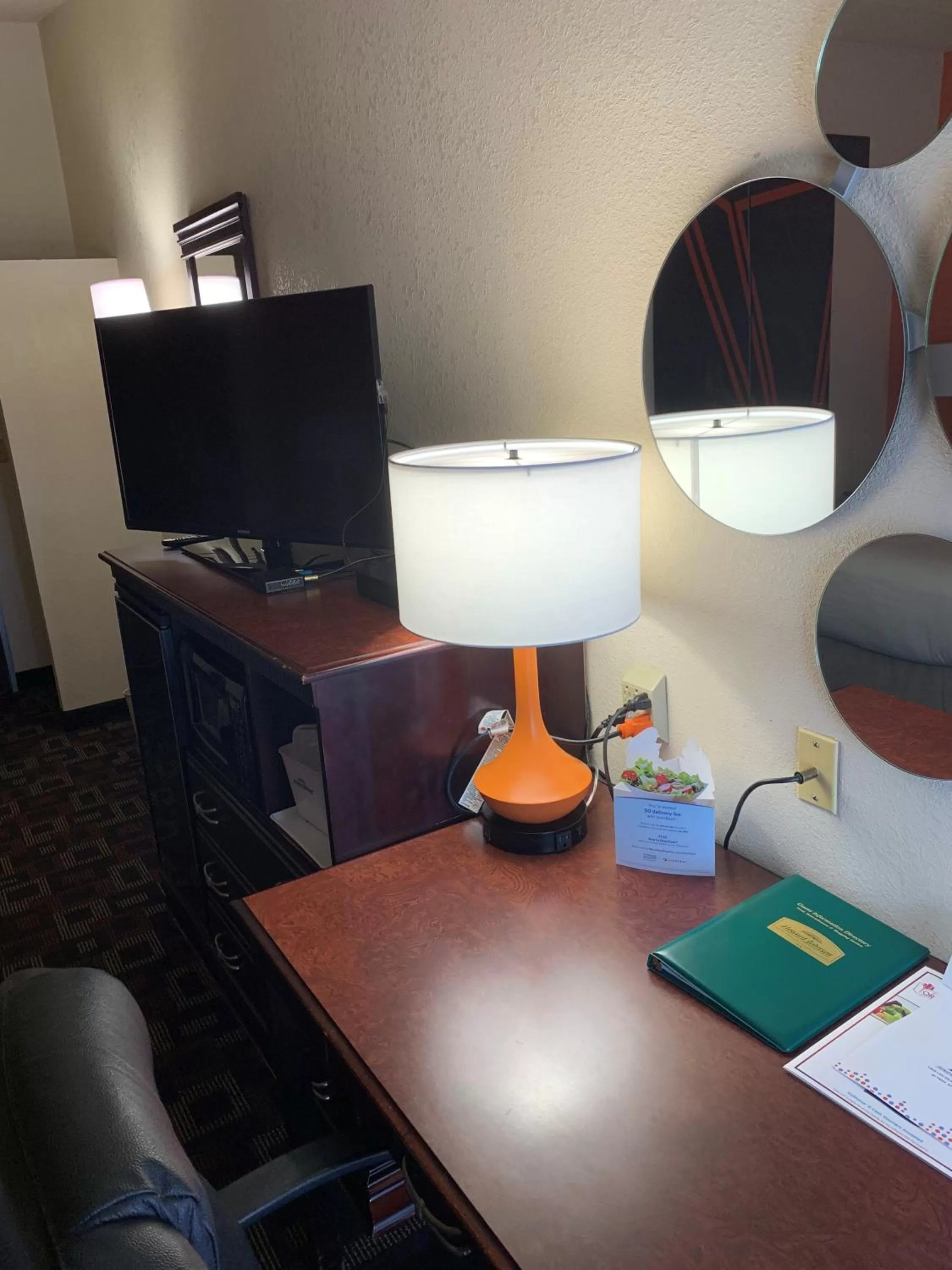 Double Room with Two Double Beds - Smoking in Howard Johnson by Wyndham Oklahoma City OKC Airport, Fairgrounds, I40