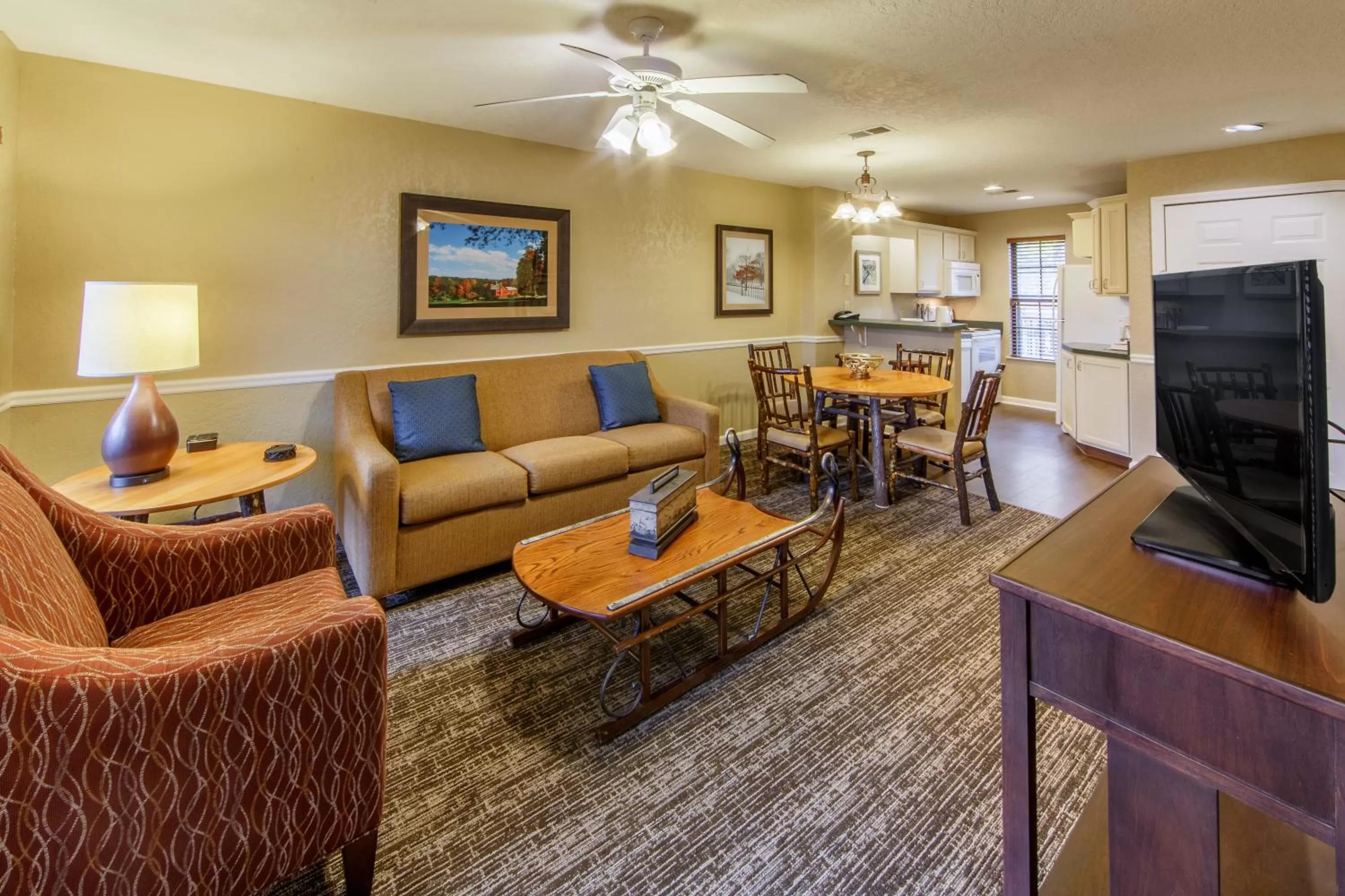 Two-Bedroom Villa Lodge with One King Bed and One Queen Bed in Holiday Inn Club Vacations Apple Mountain Resort at Clarkesville