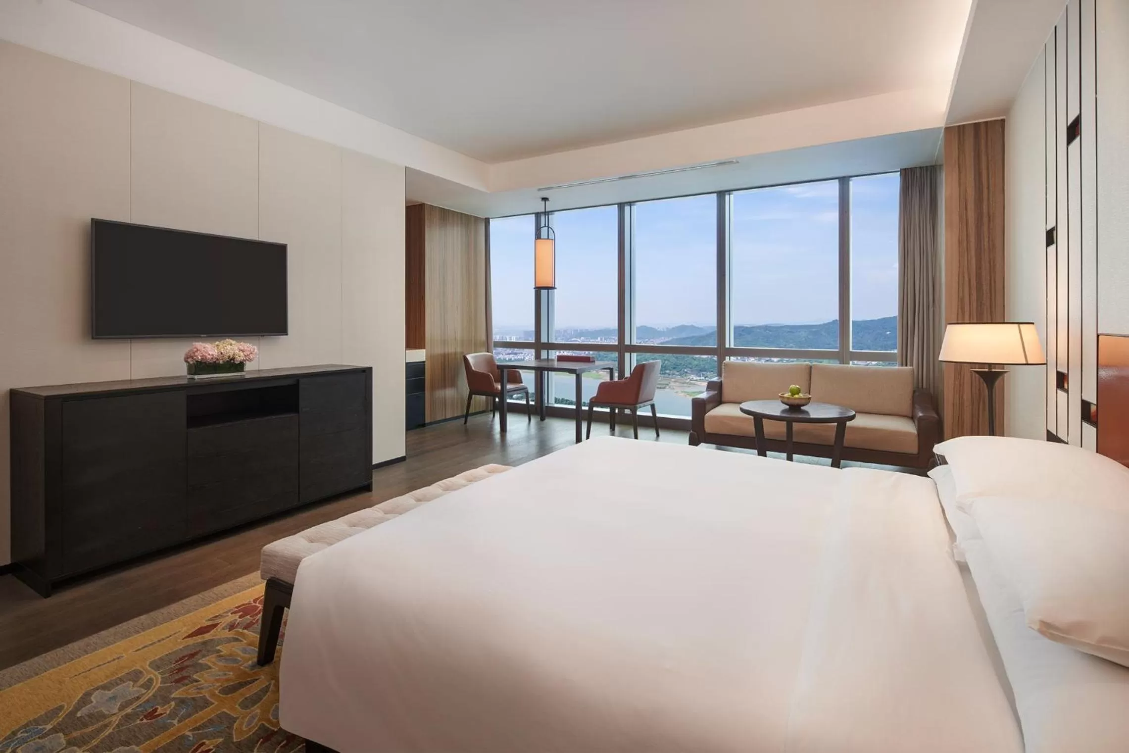 Grand Deluxe King Room with River View in Grand Hyatt Changsha