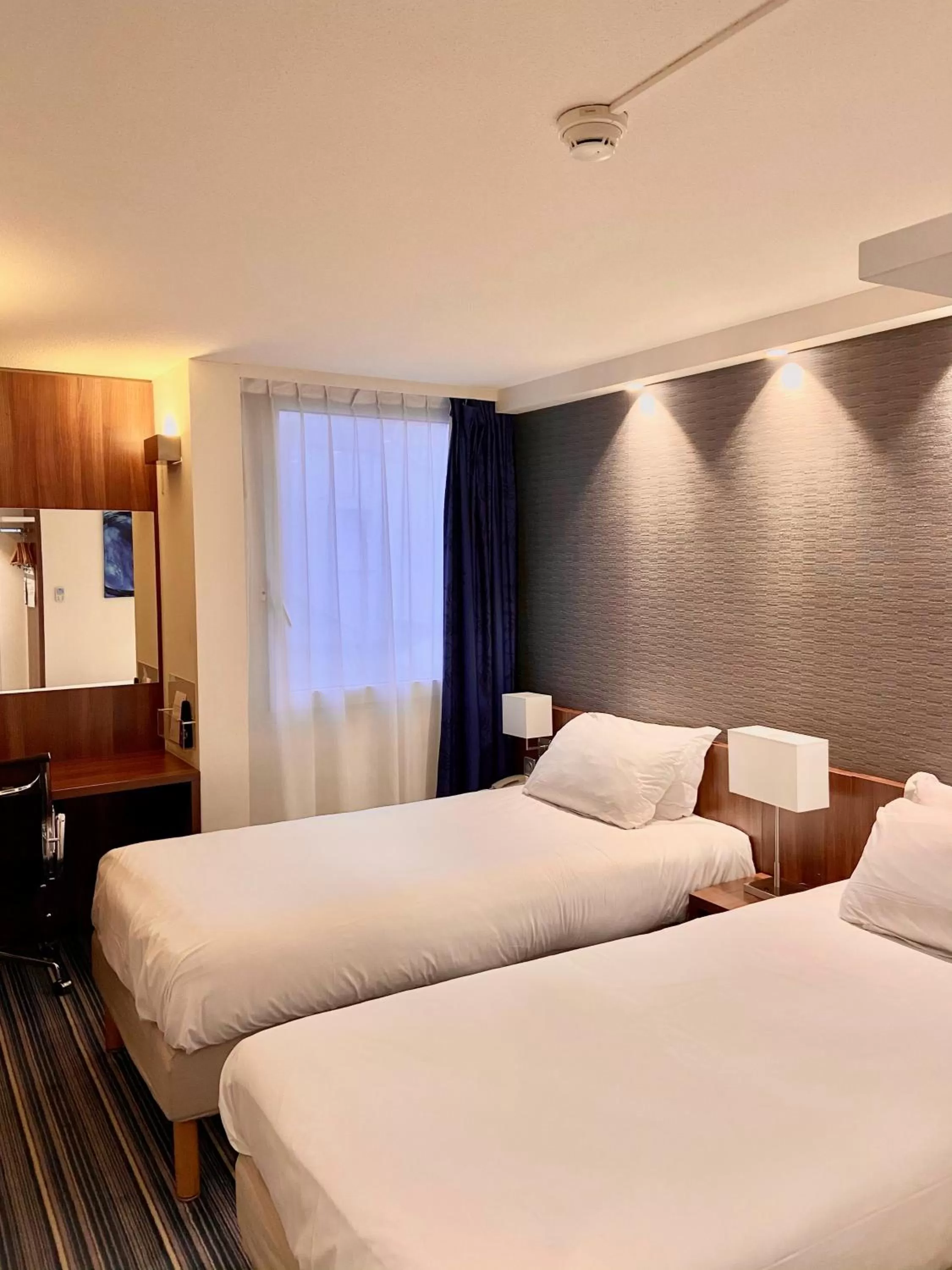 Standard Twin Room - Free Breakfast in Holiday Inn Express Lille Centre by IHG
