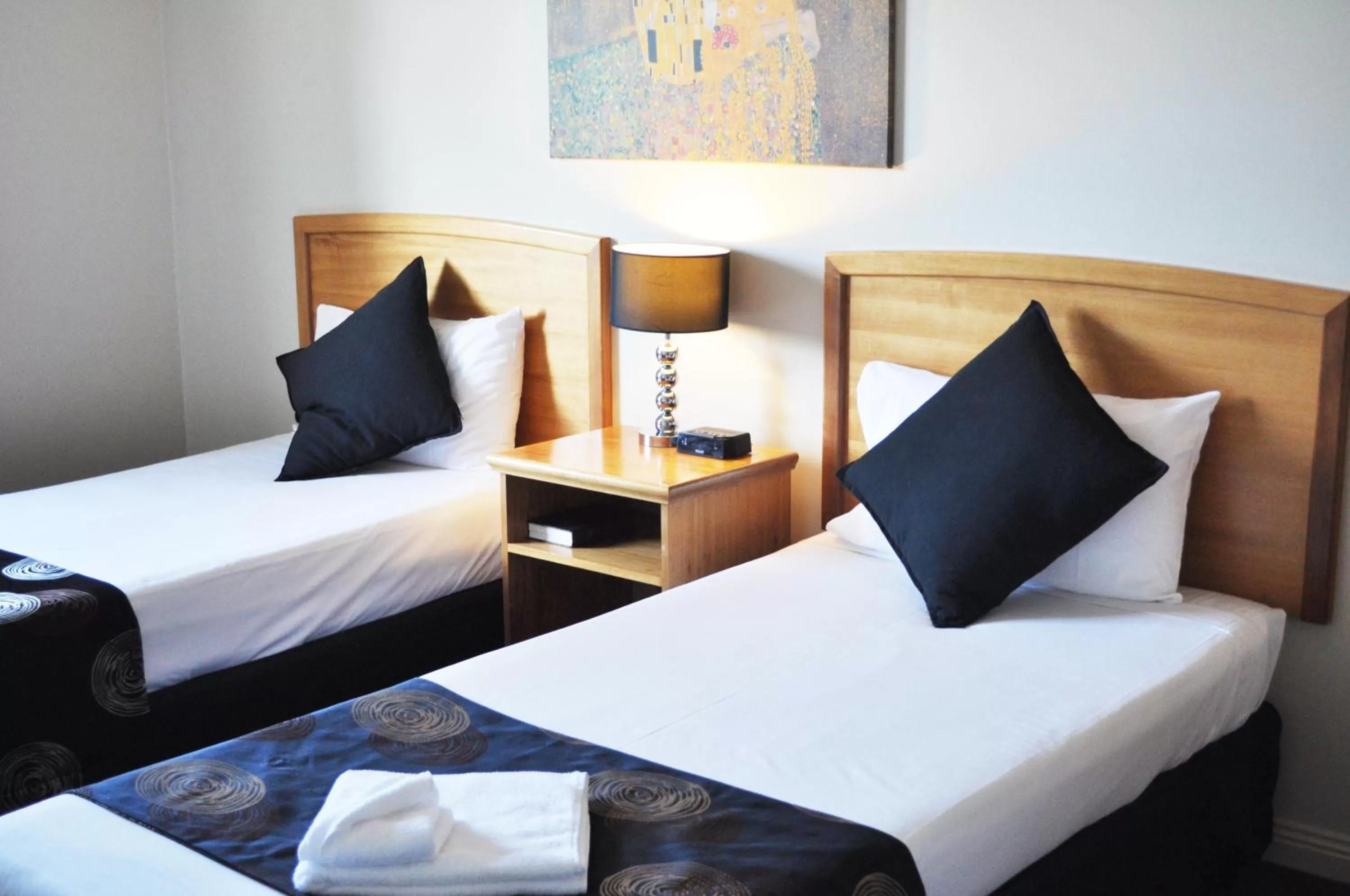 Twin Room in Meadowbrook Hotel Brisbane