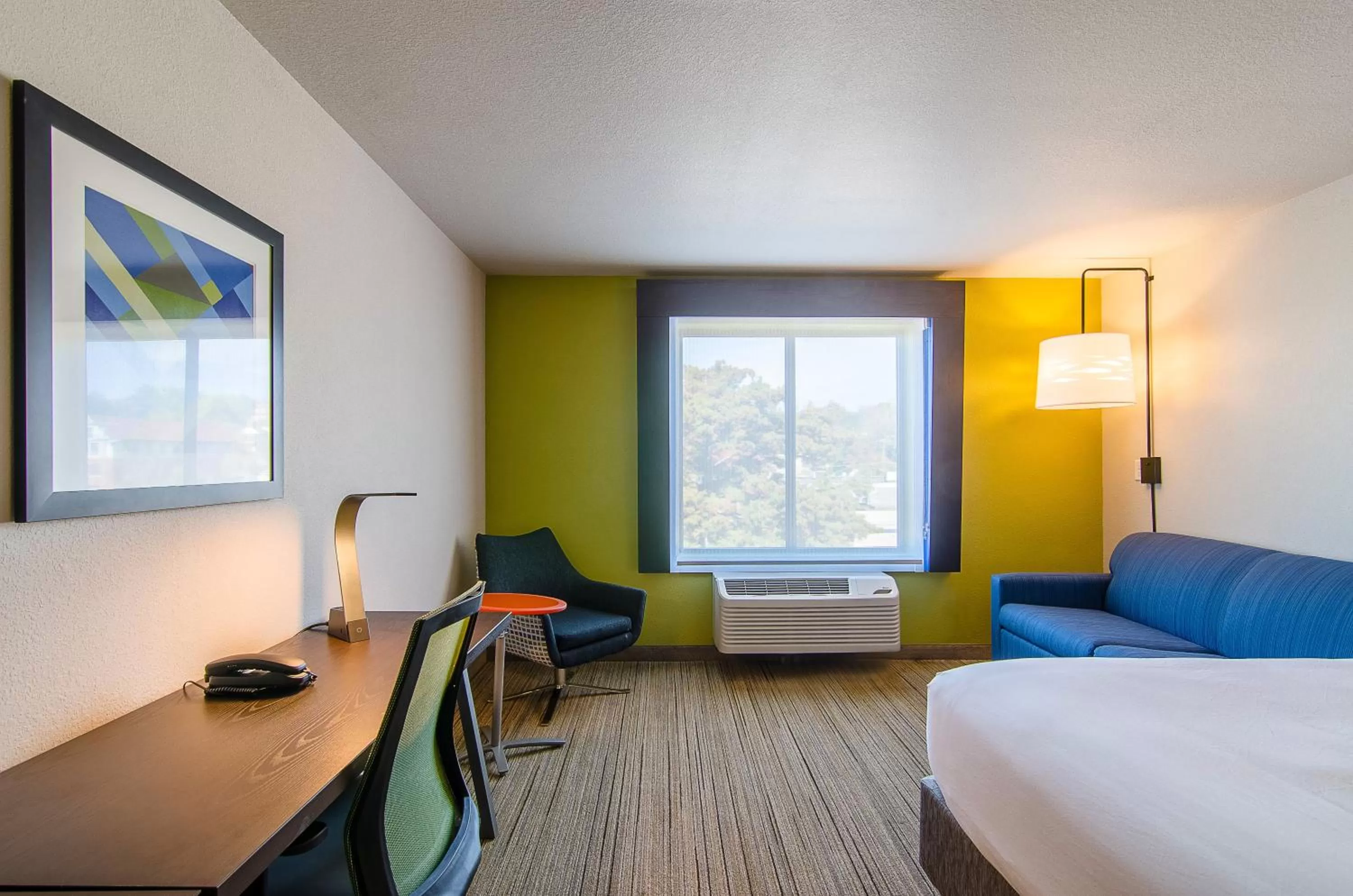 Suite with Mobility Accessible Trans Shower in Holiday Inn Express & Suites - Atchison by IHG