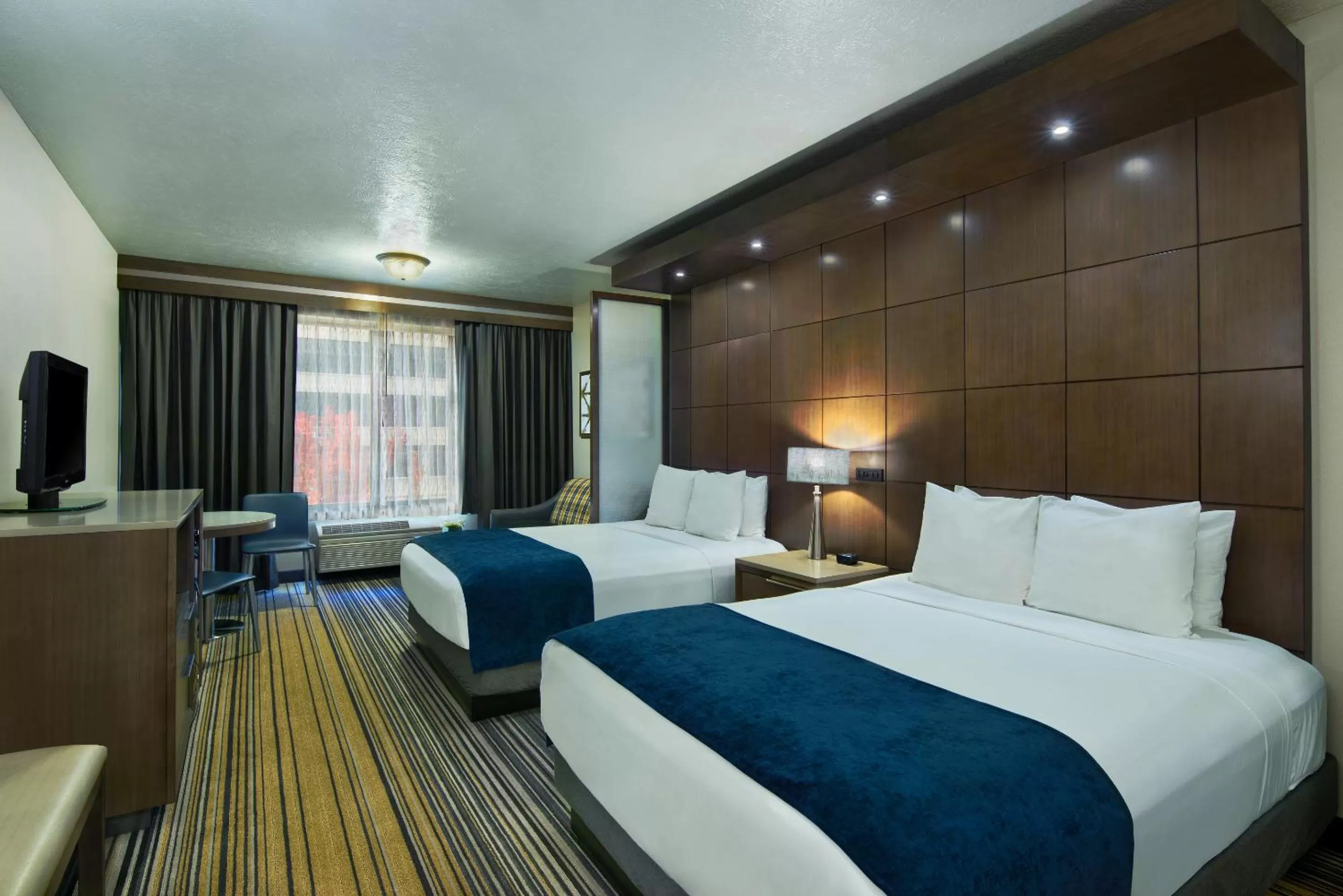 2 Queen Suite in Oxford Suites Spokane Downtown