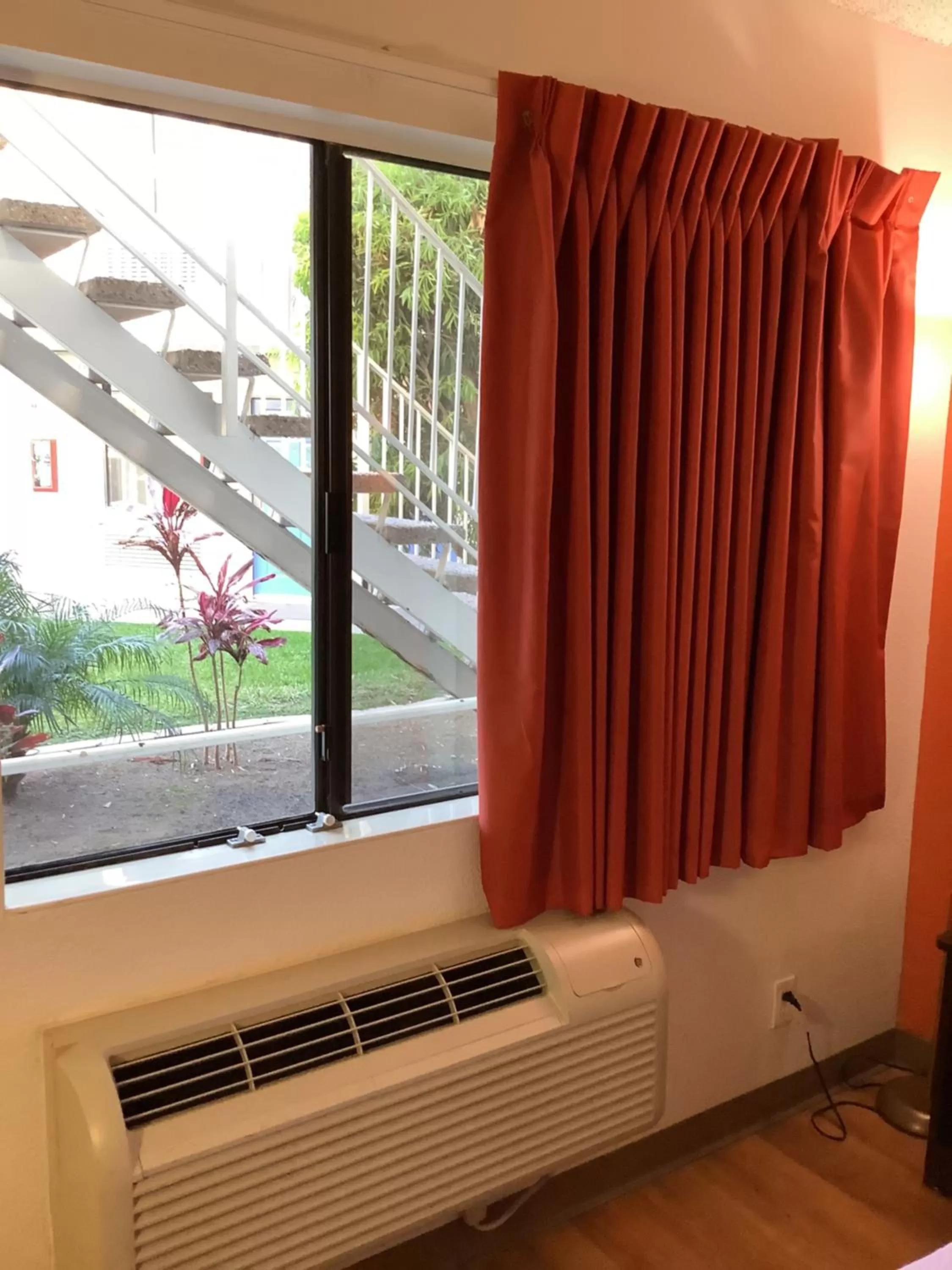 Deluxe Double Room with Bath in Carlsbad Village Inn