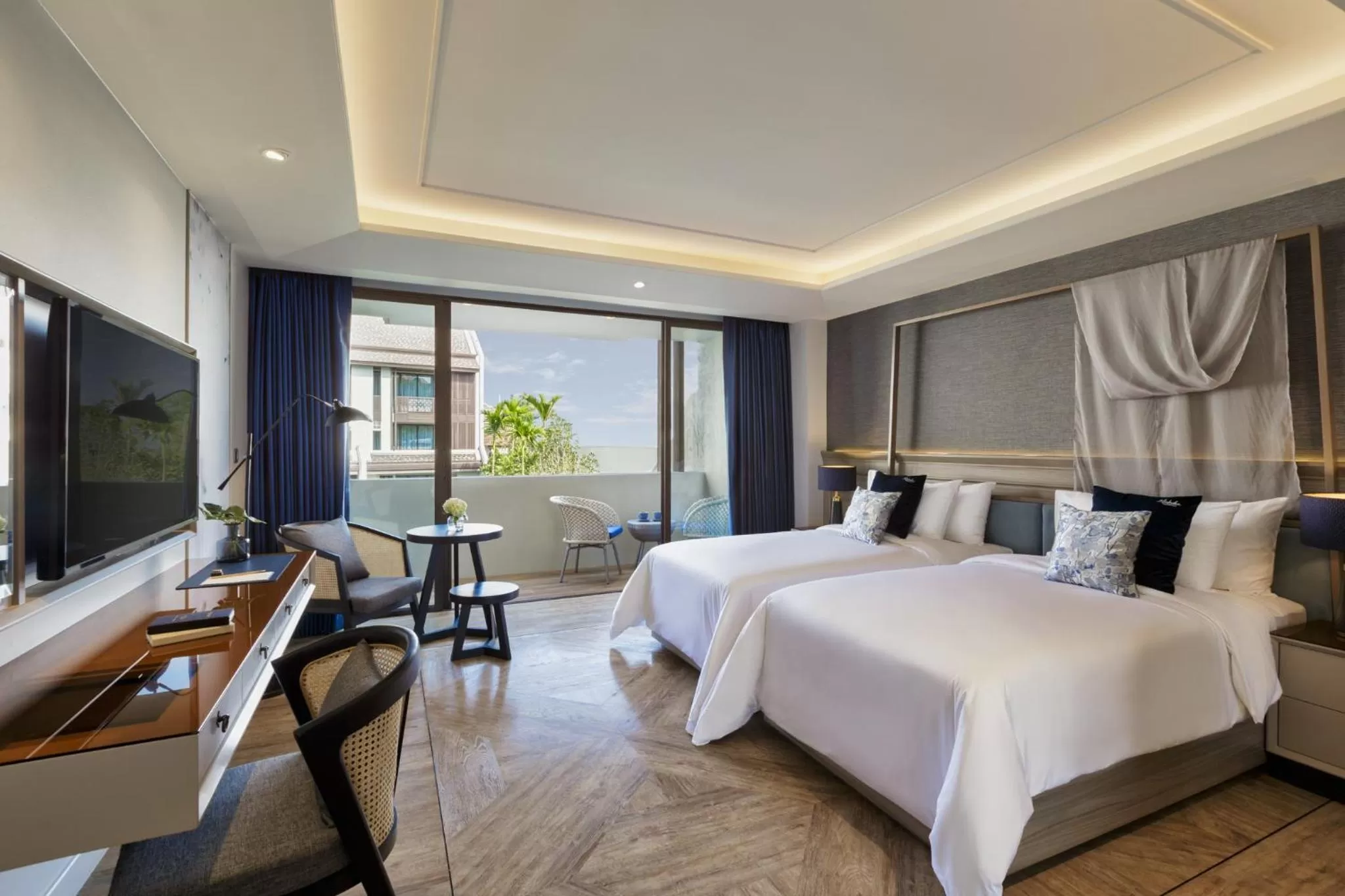 Twin Room with Balcony in Maladee Rendezvous Hotel Chiang Mai